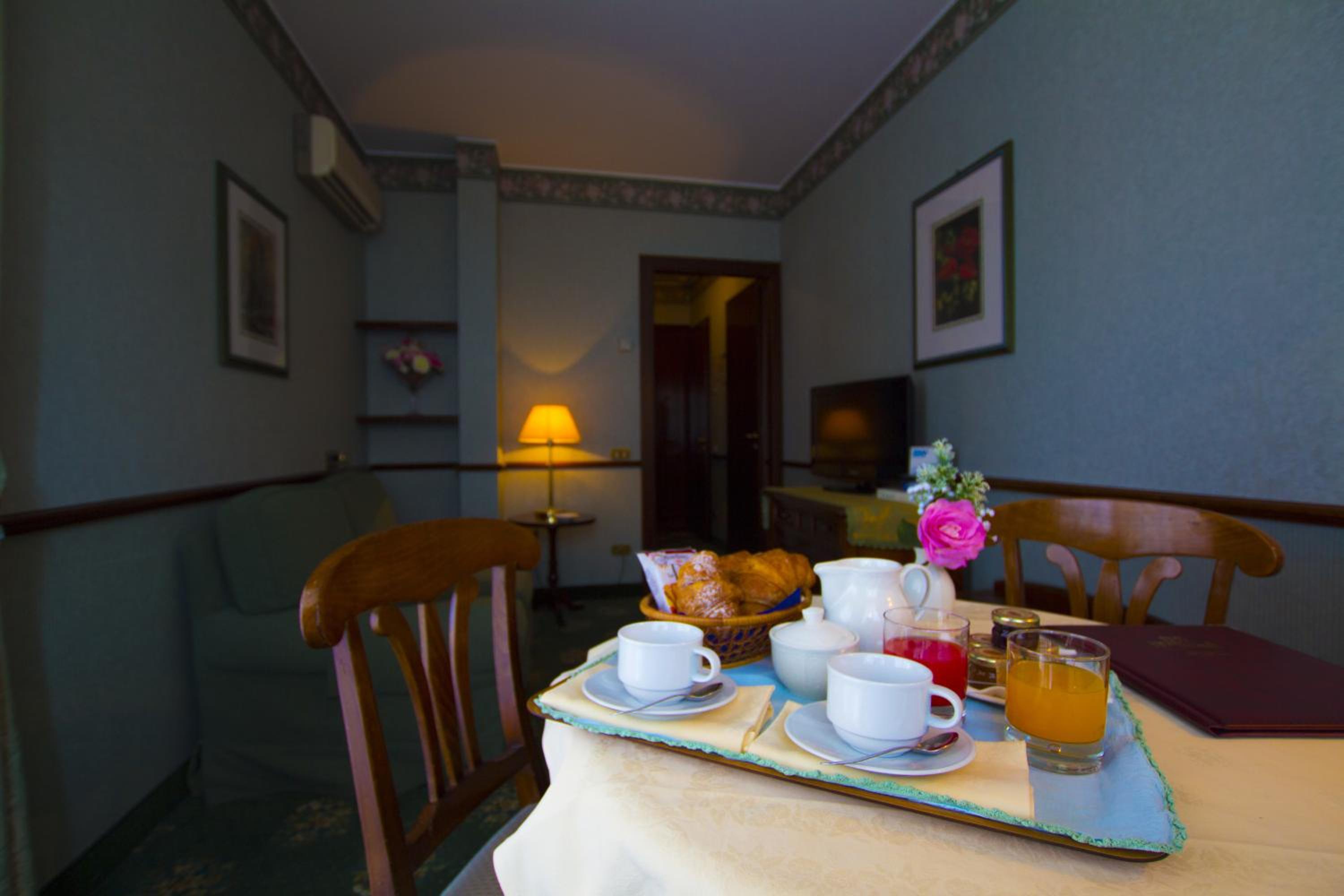 Double or Twin Room - Photo 2