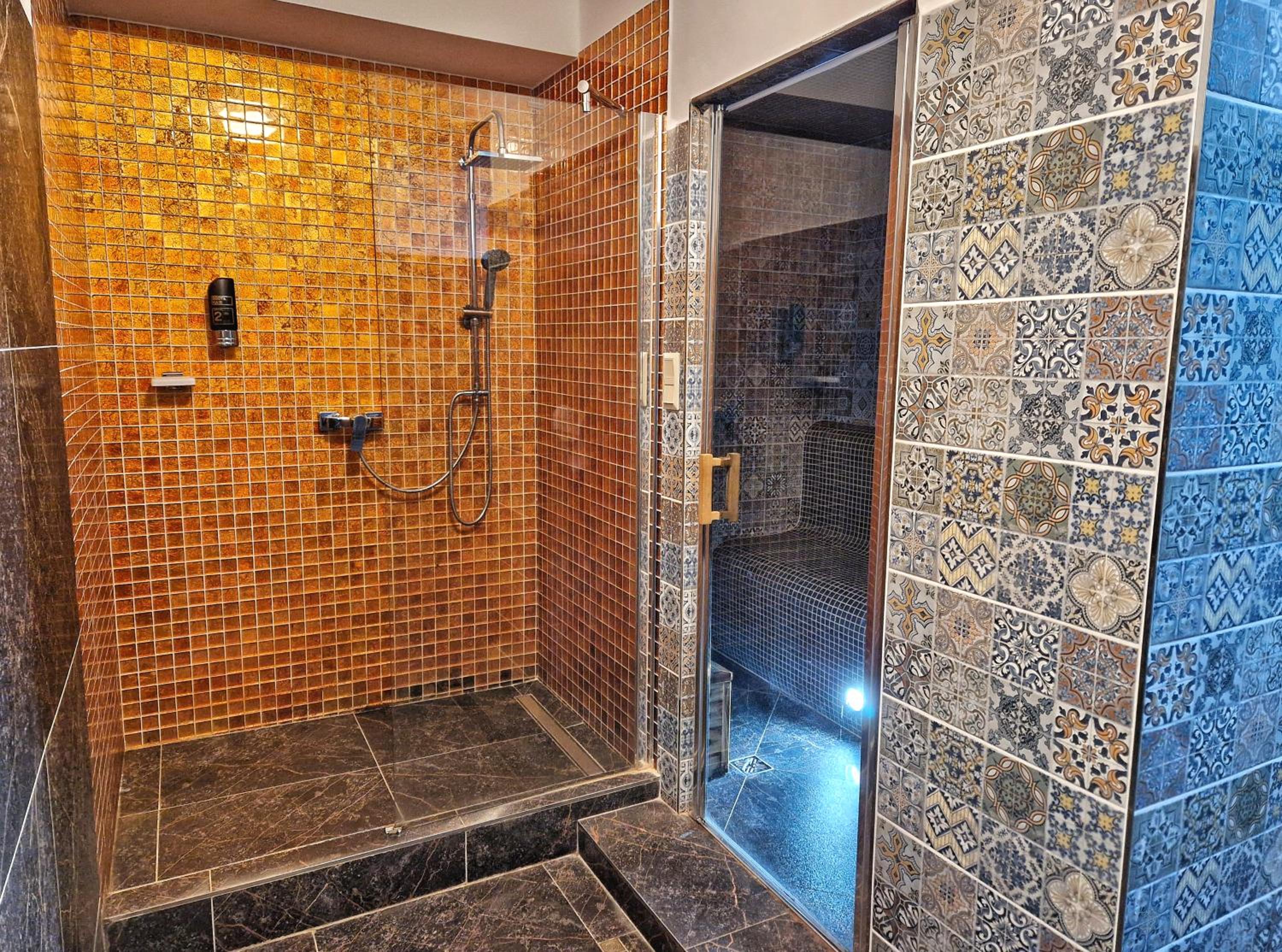 King Room with Private Beer Spa Access - Photo 2