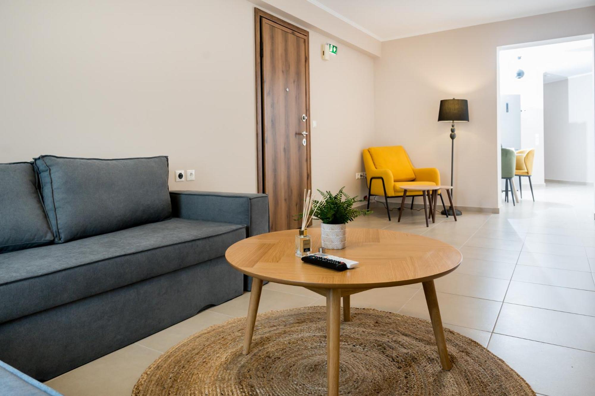 One-Bedroom Apartment photo 1