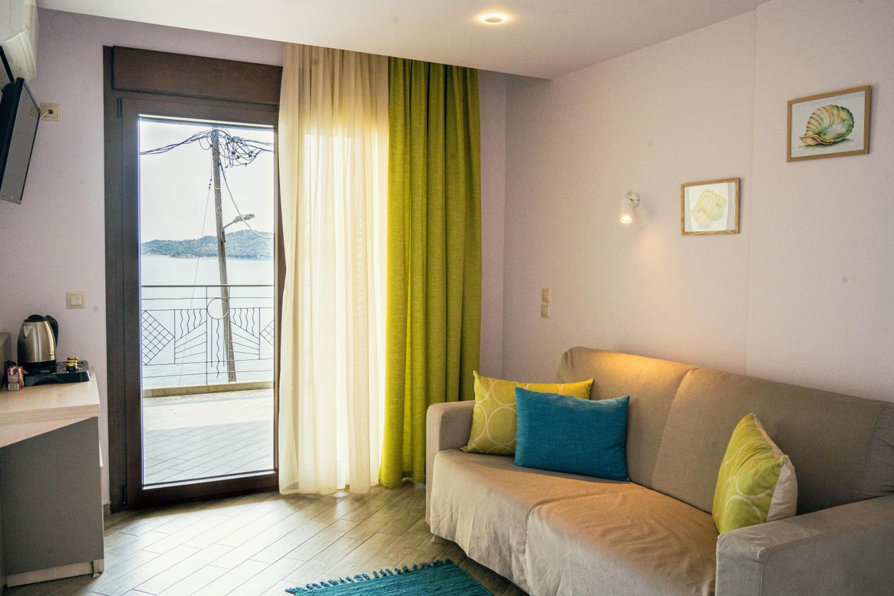 Two-Bedroom Apartment with Sea View photo 3