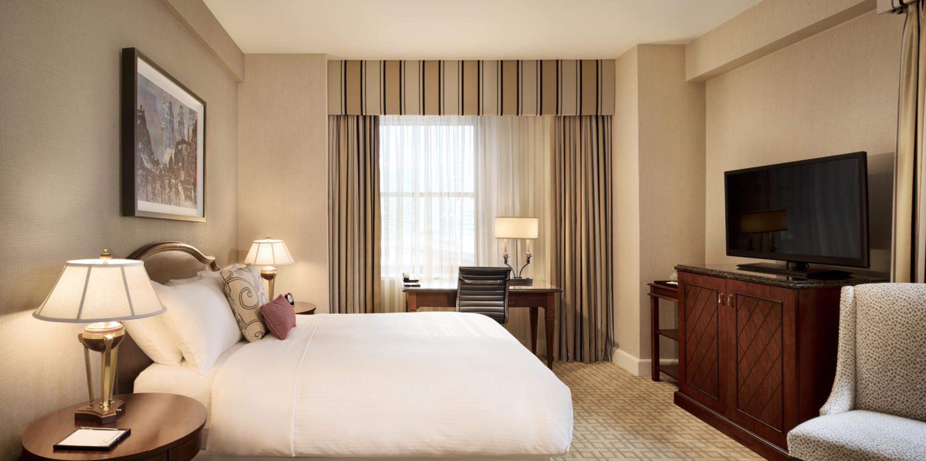 Standard King Room - Photo 3