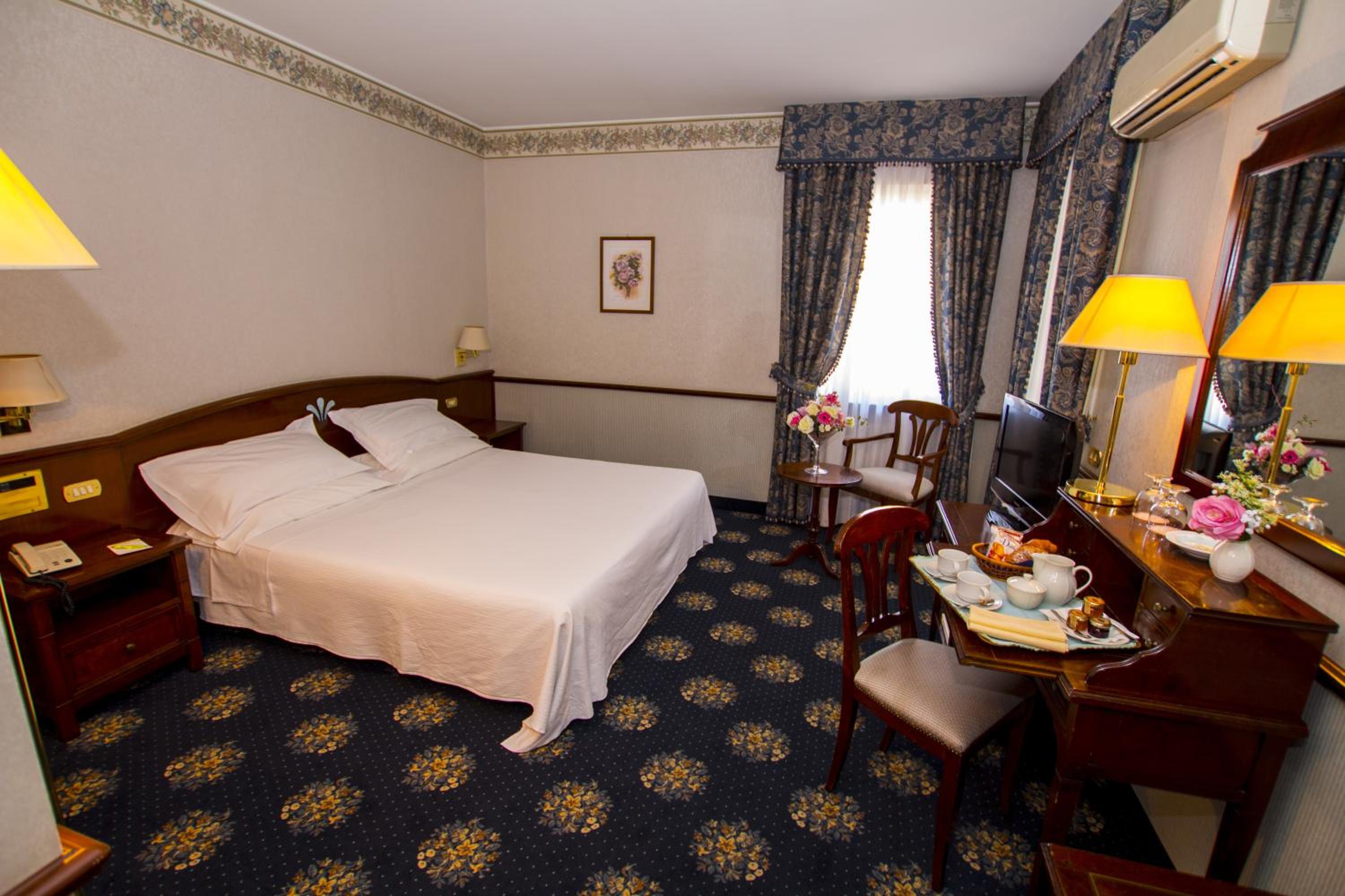 Double or Twin Room - Photo 1