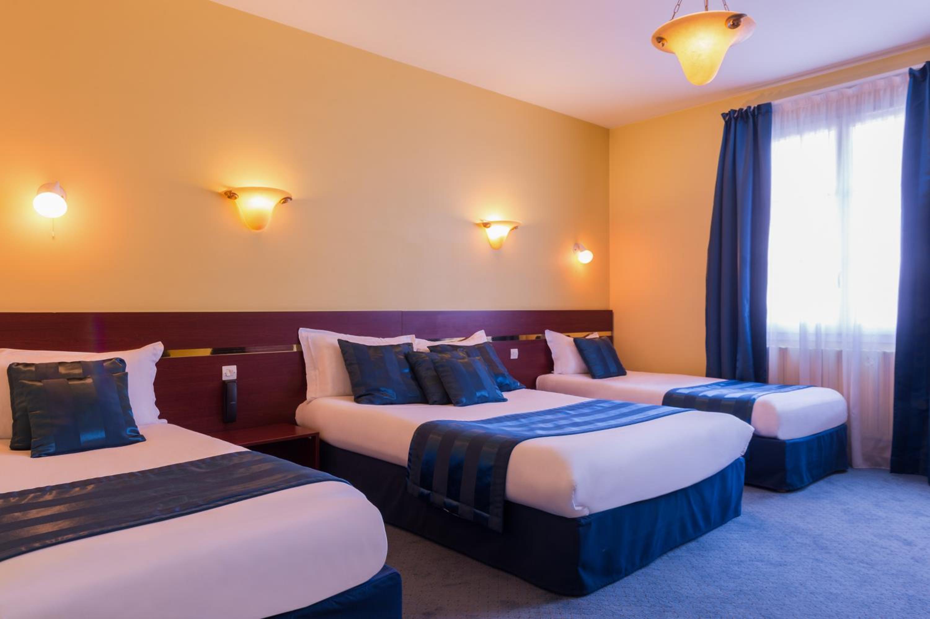 Quadruple Room - Photo 4
