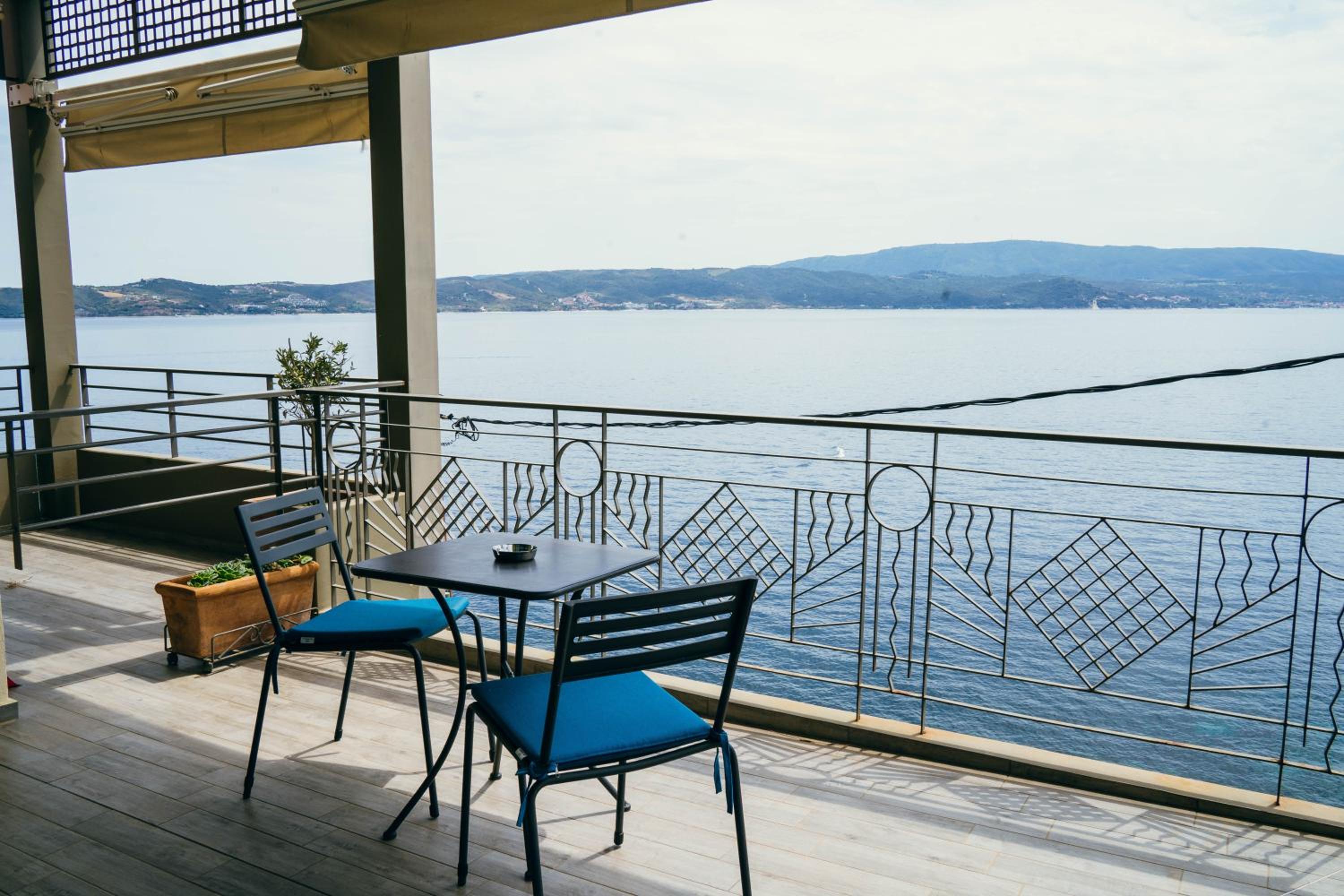 Two-Bedroom Apartment with Sea View photo 3