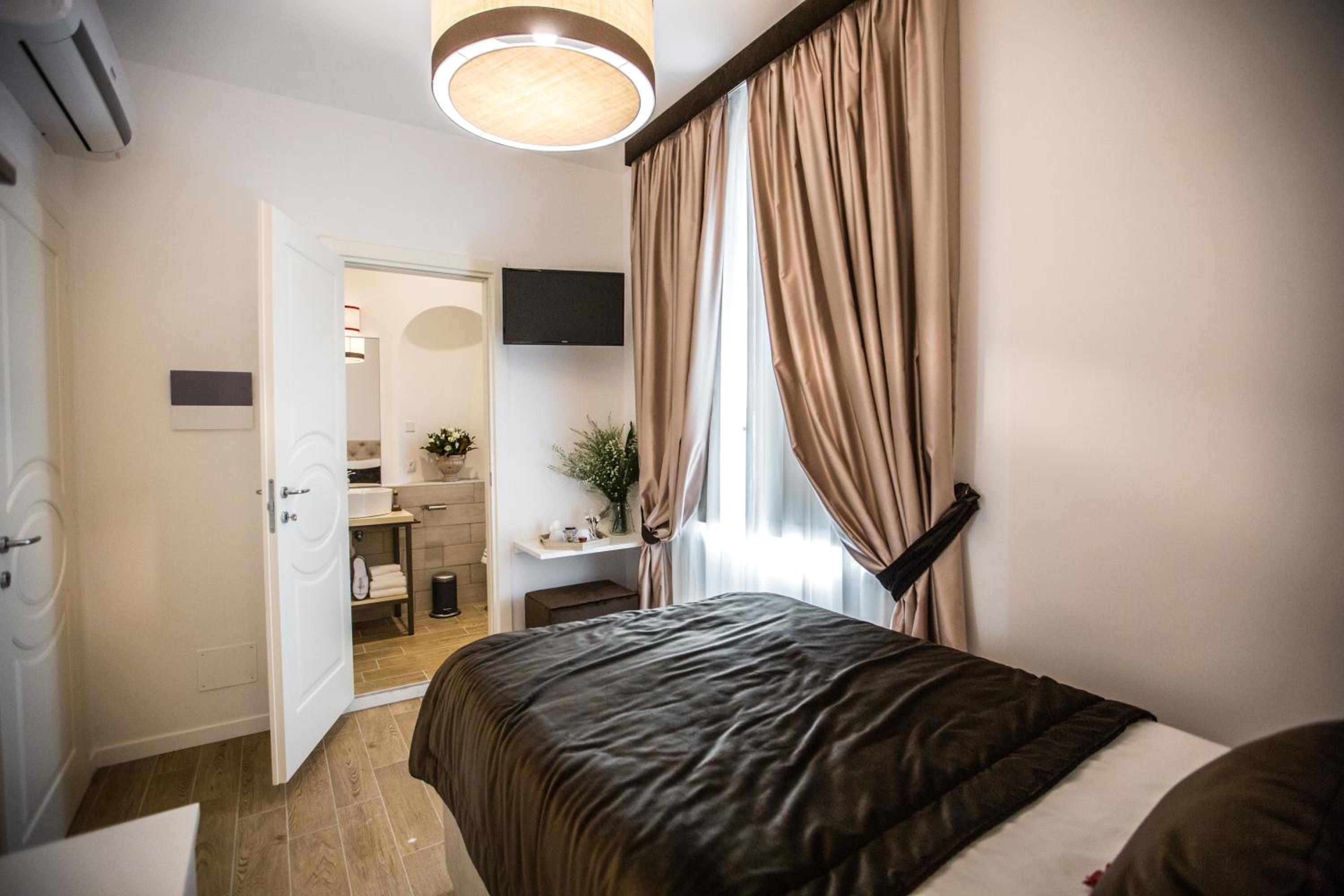 Single Room photo 2