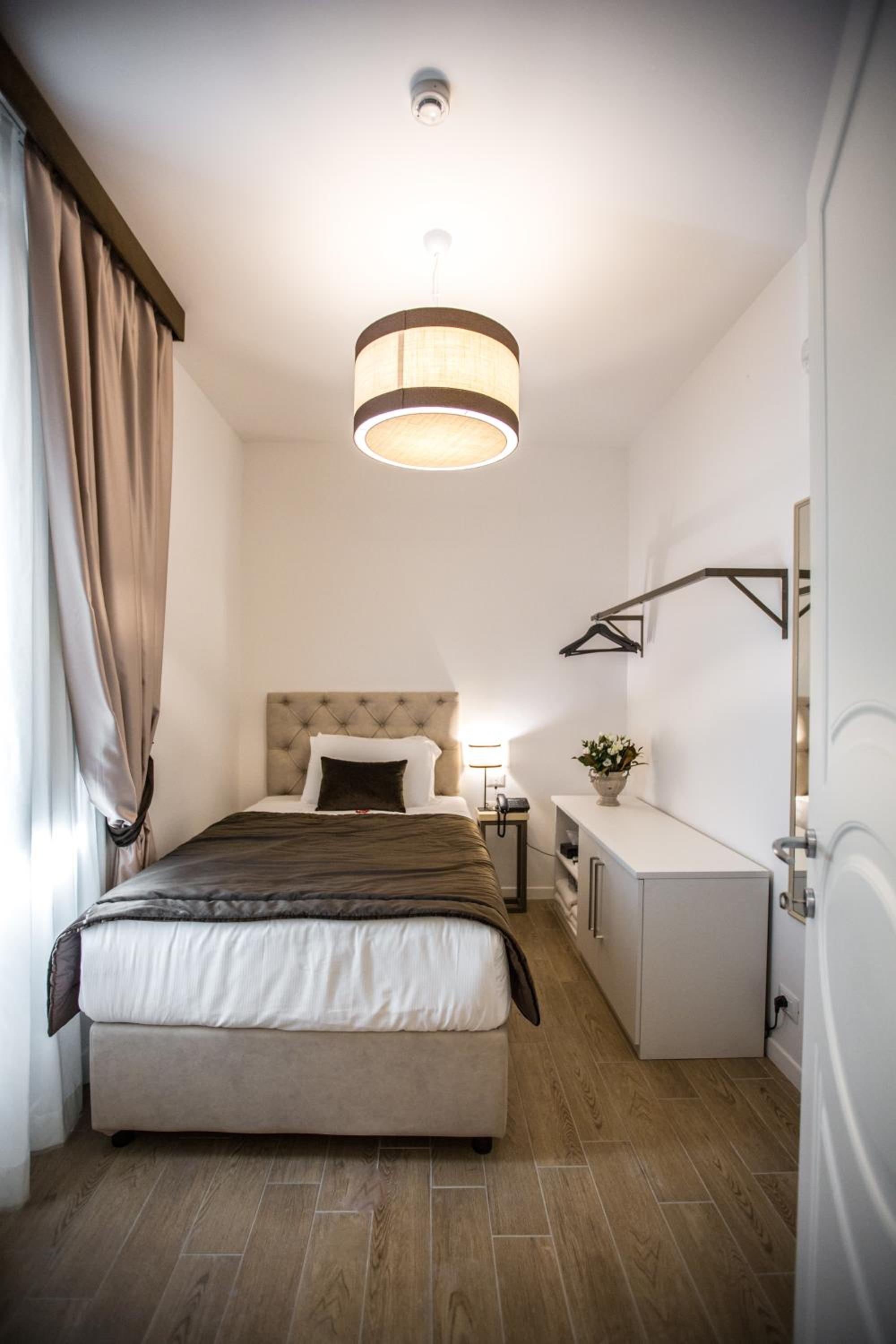 Single Room photo 1
