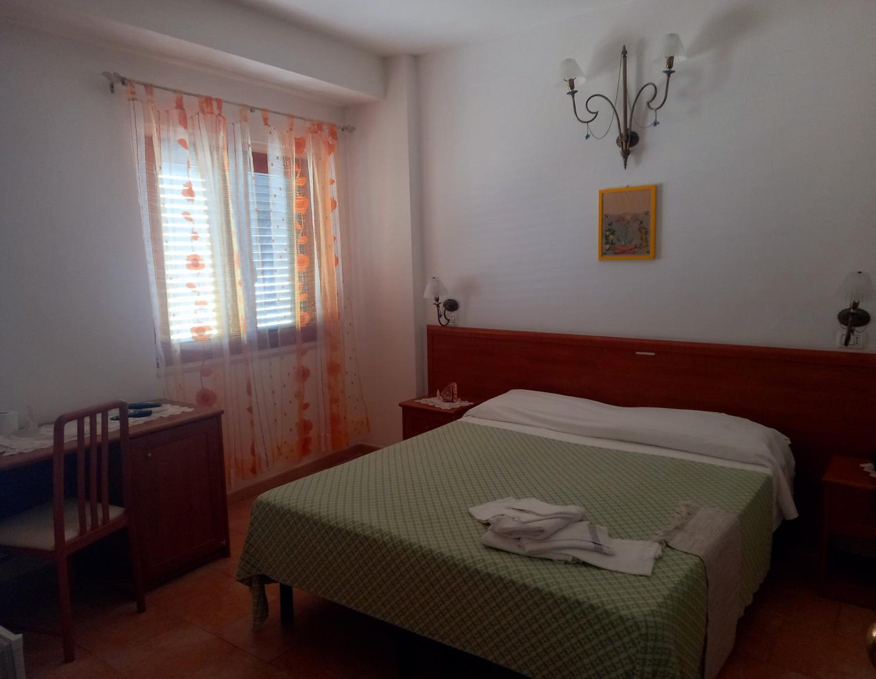Double Room with Private Bathroom photo 1