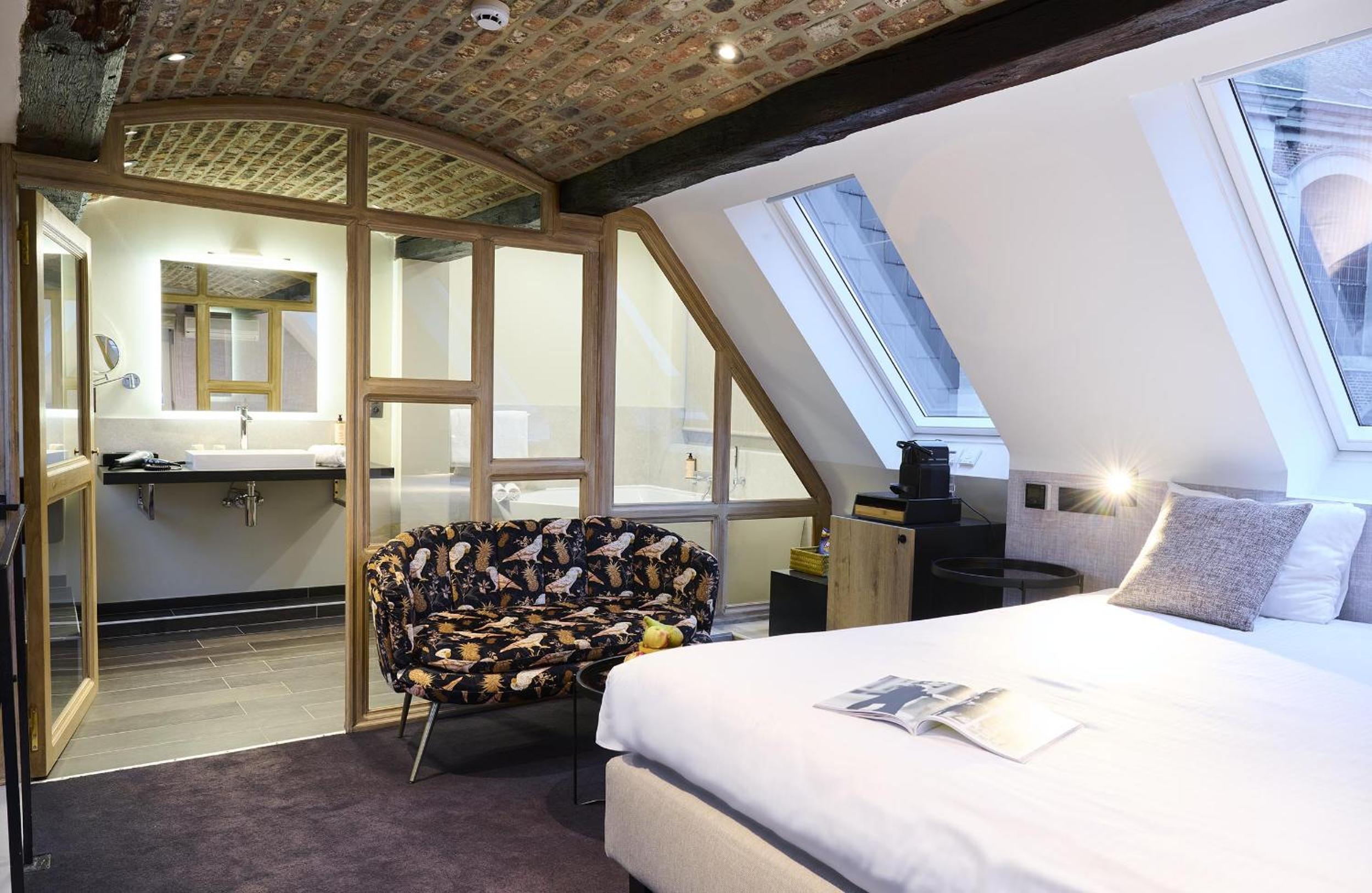Suite with Spa Bath