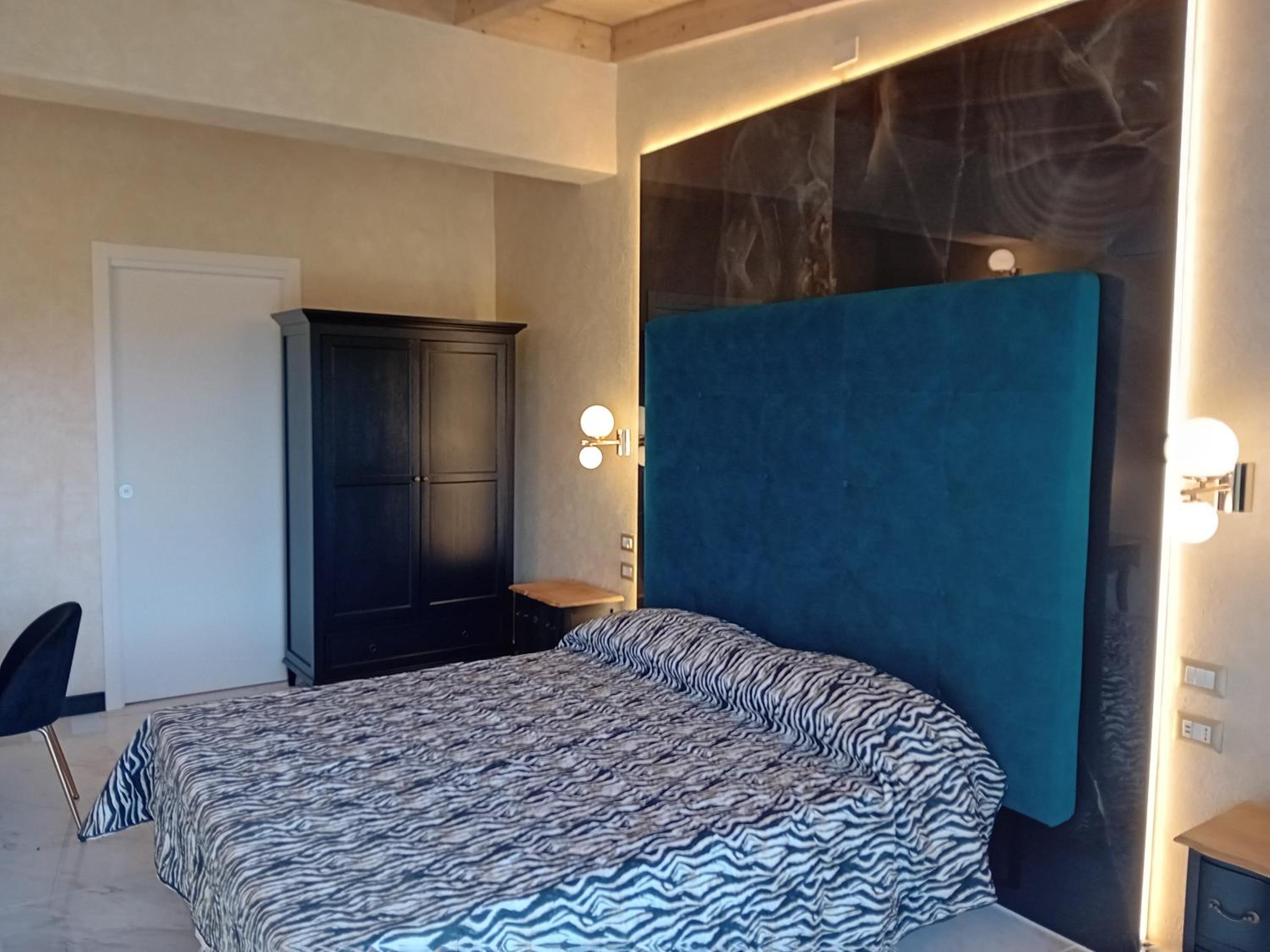 Superior King Room photo 1