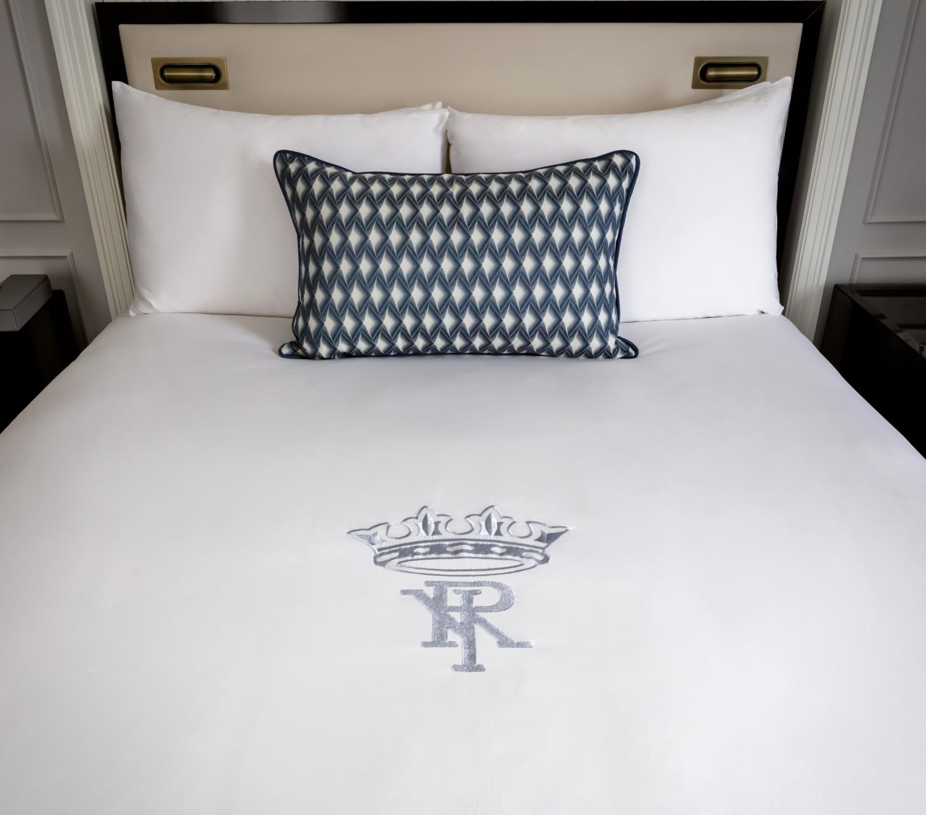 Fairmont Gold King Room - Photo 5