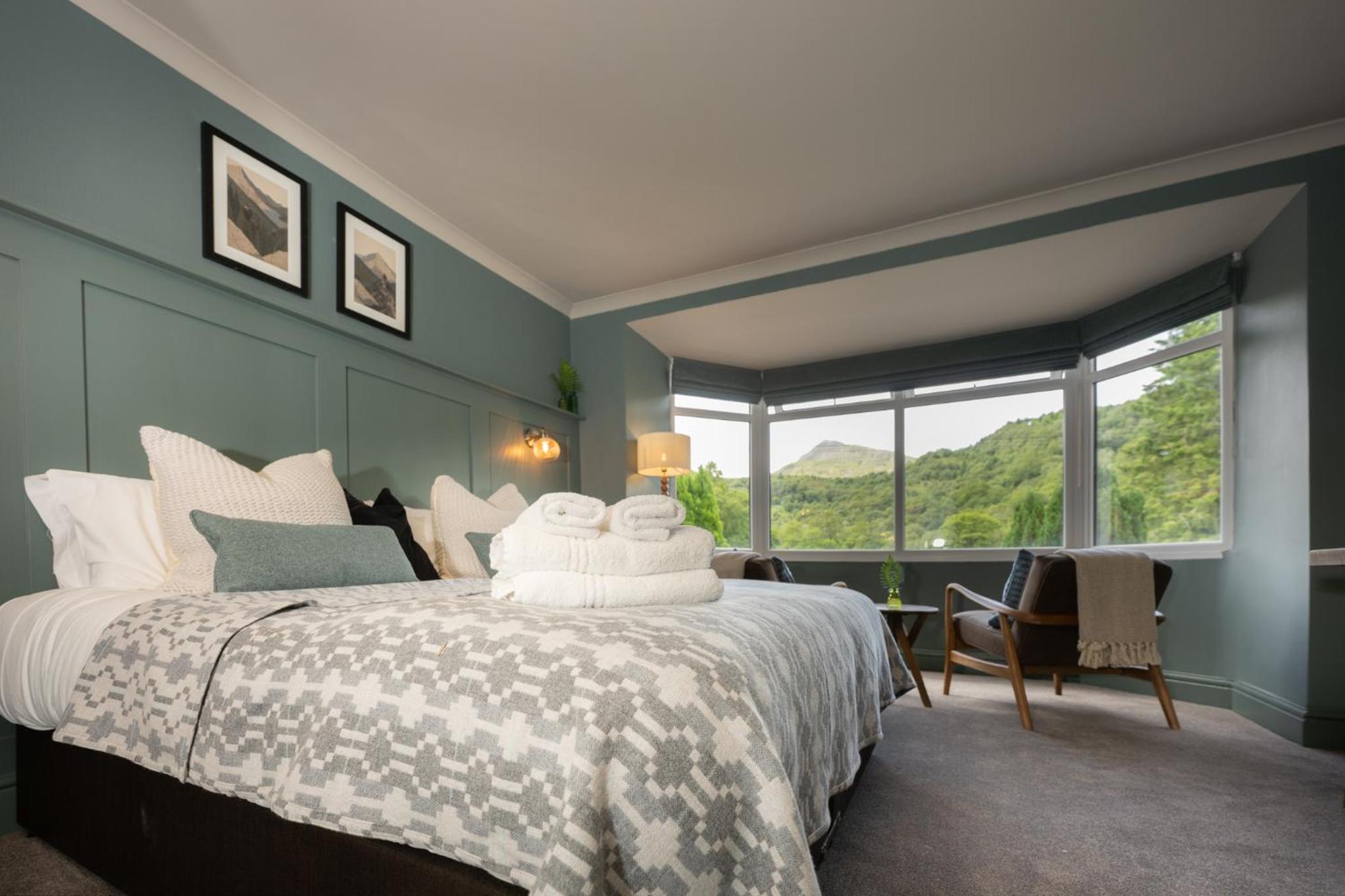 Deluxe King Room photo 1