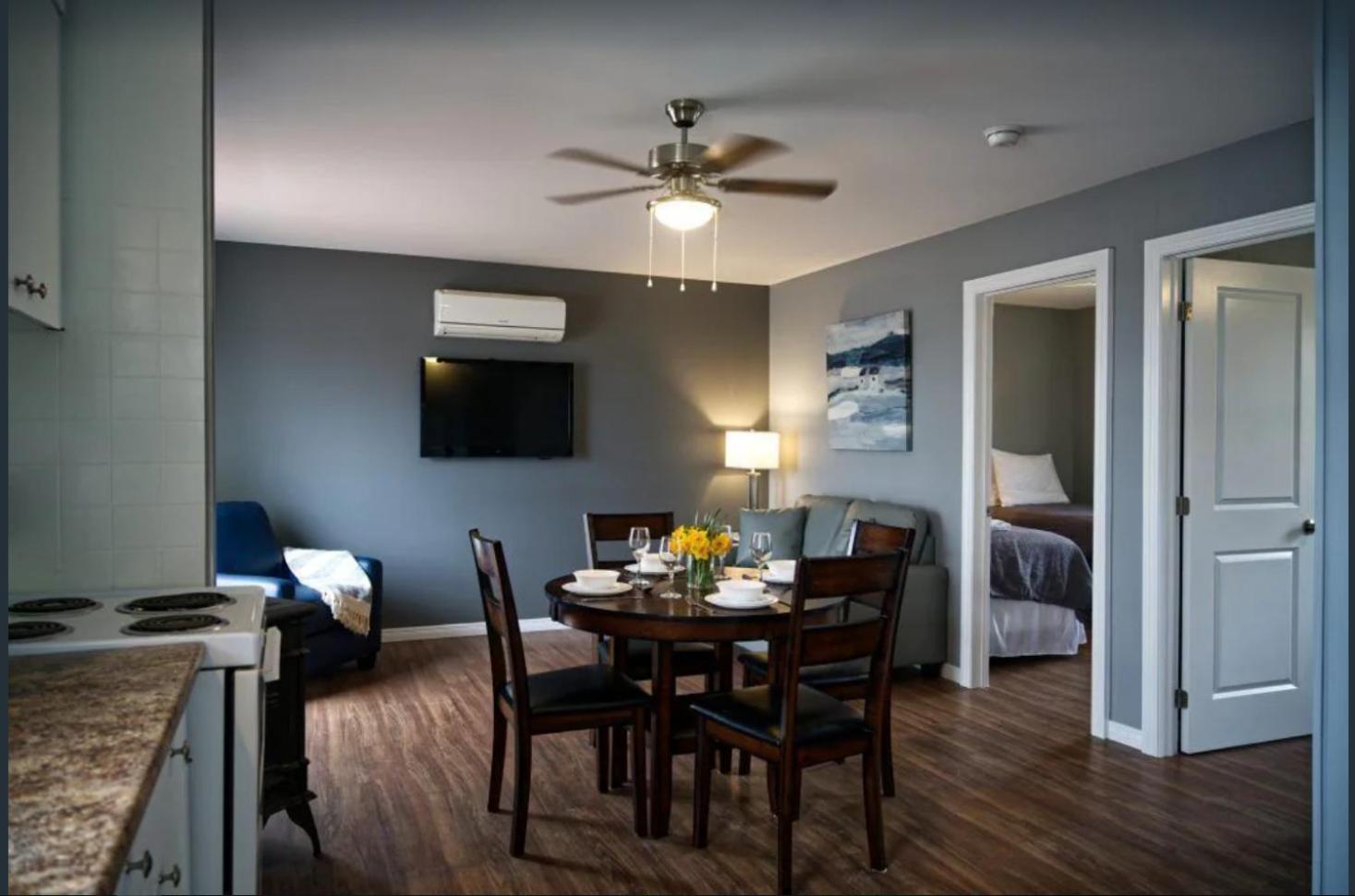 Two-Bedroom House photo 2