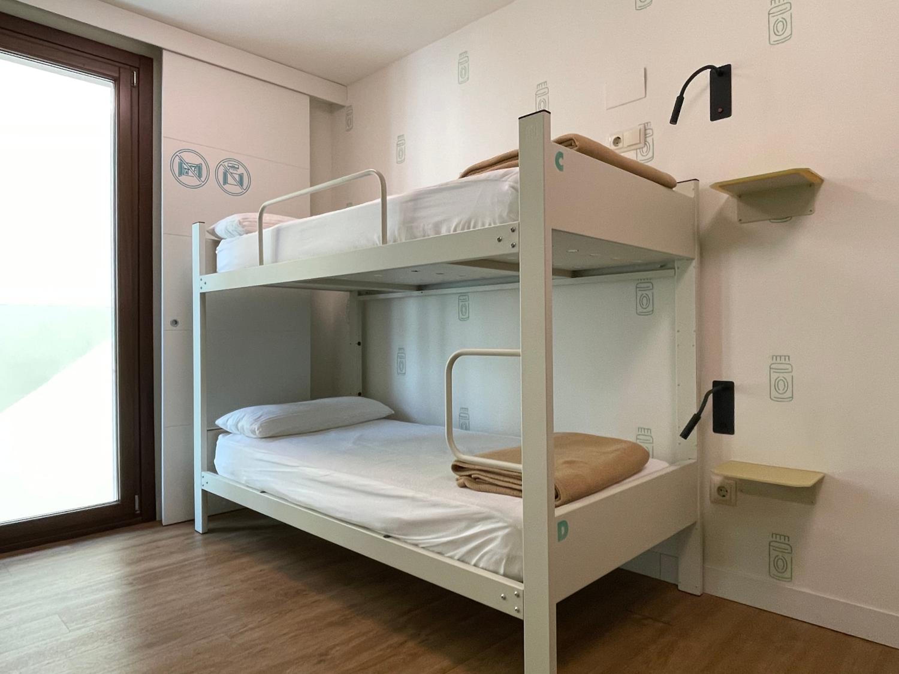 Bed in 7-Bed Mixed Dormitory Room