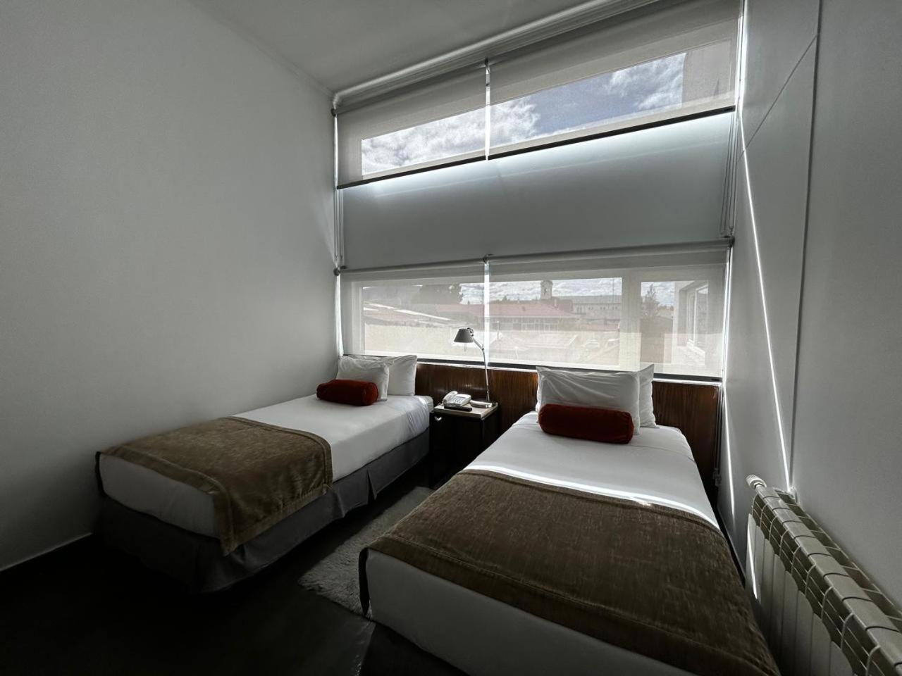 Standard Twin Room - Attic photo 2