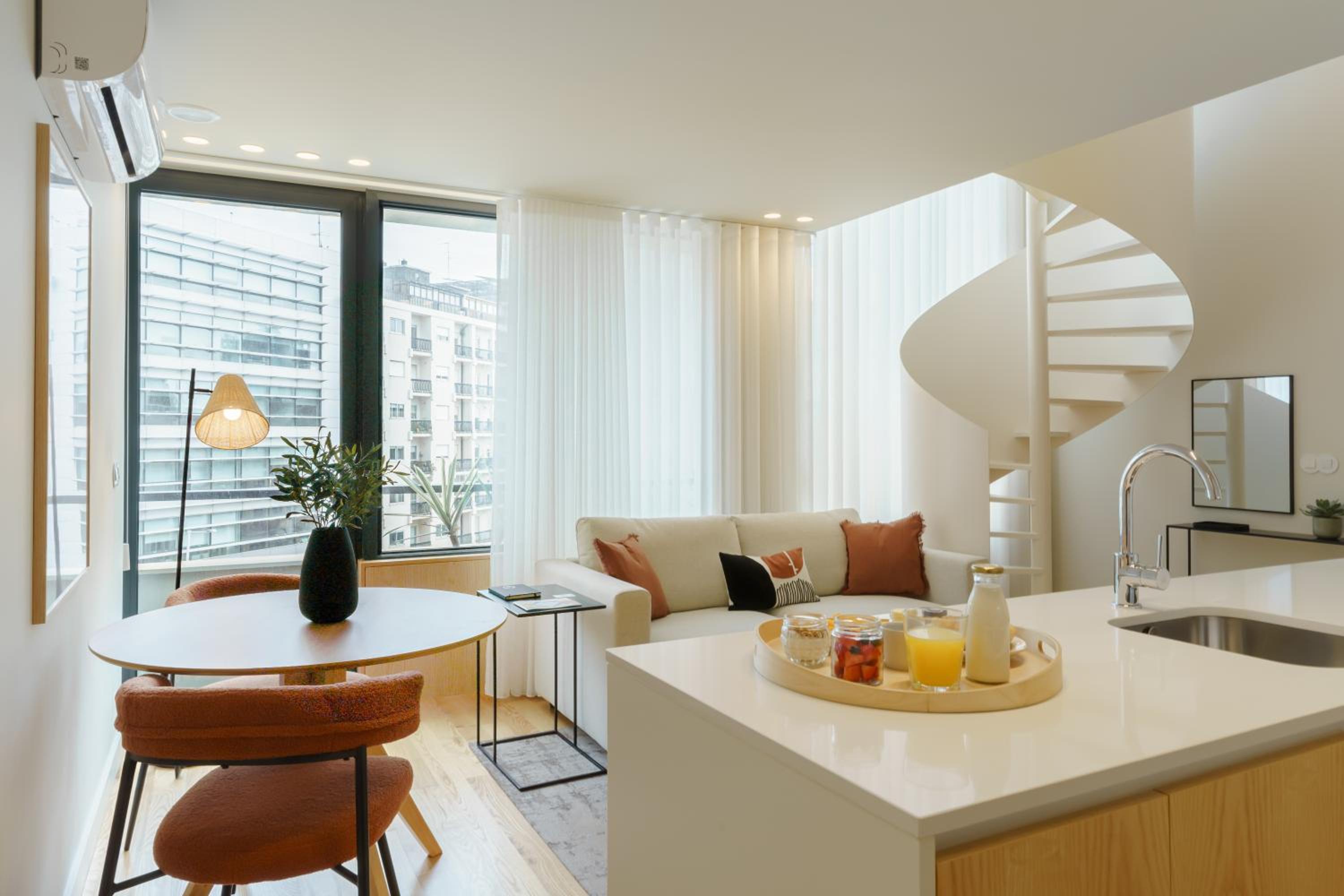 Loft - Photo 1