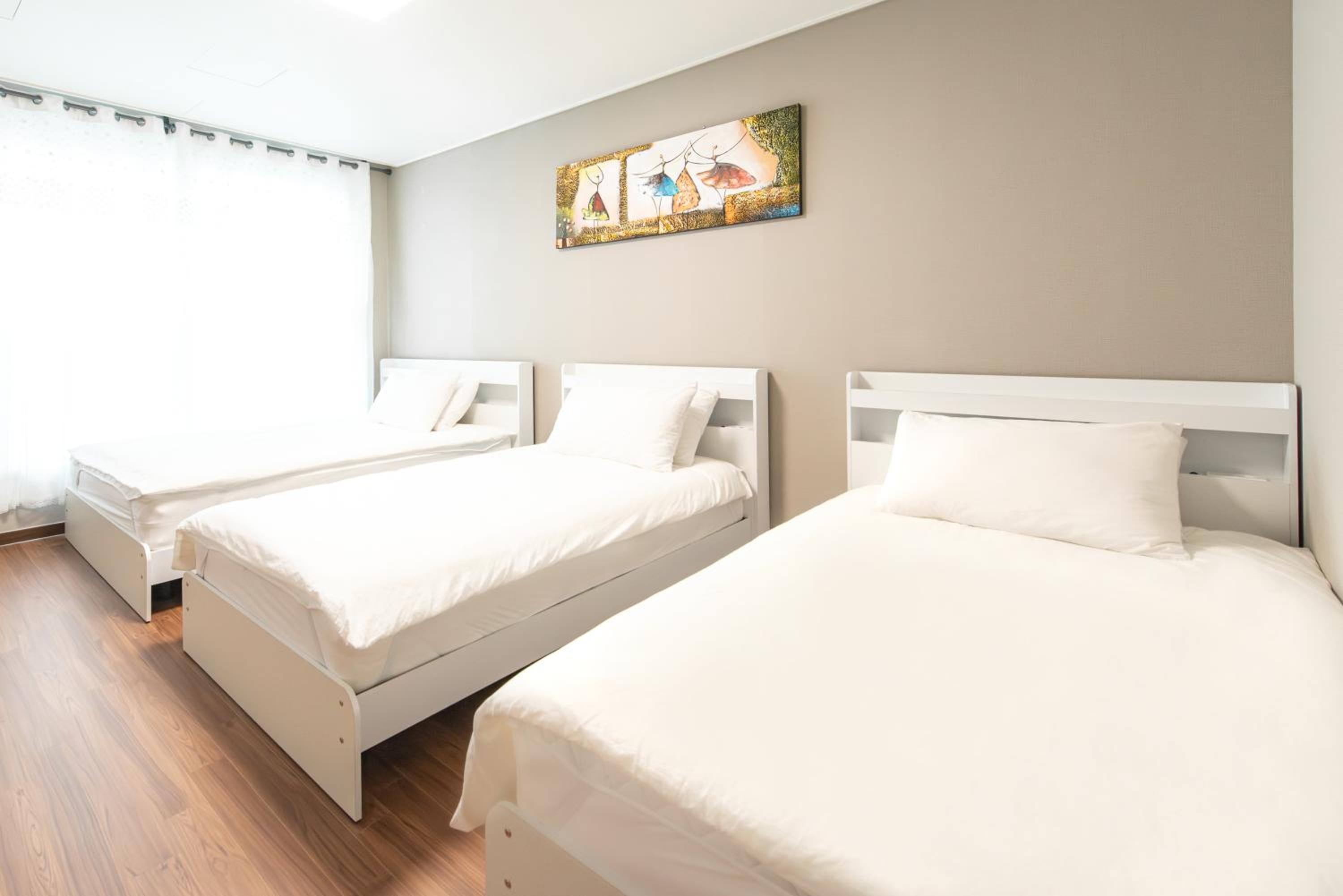 Triple Room with Private Bathroom - Photo 35