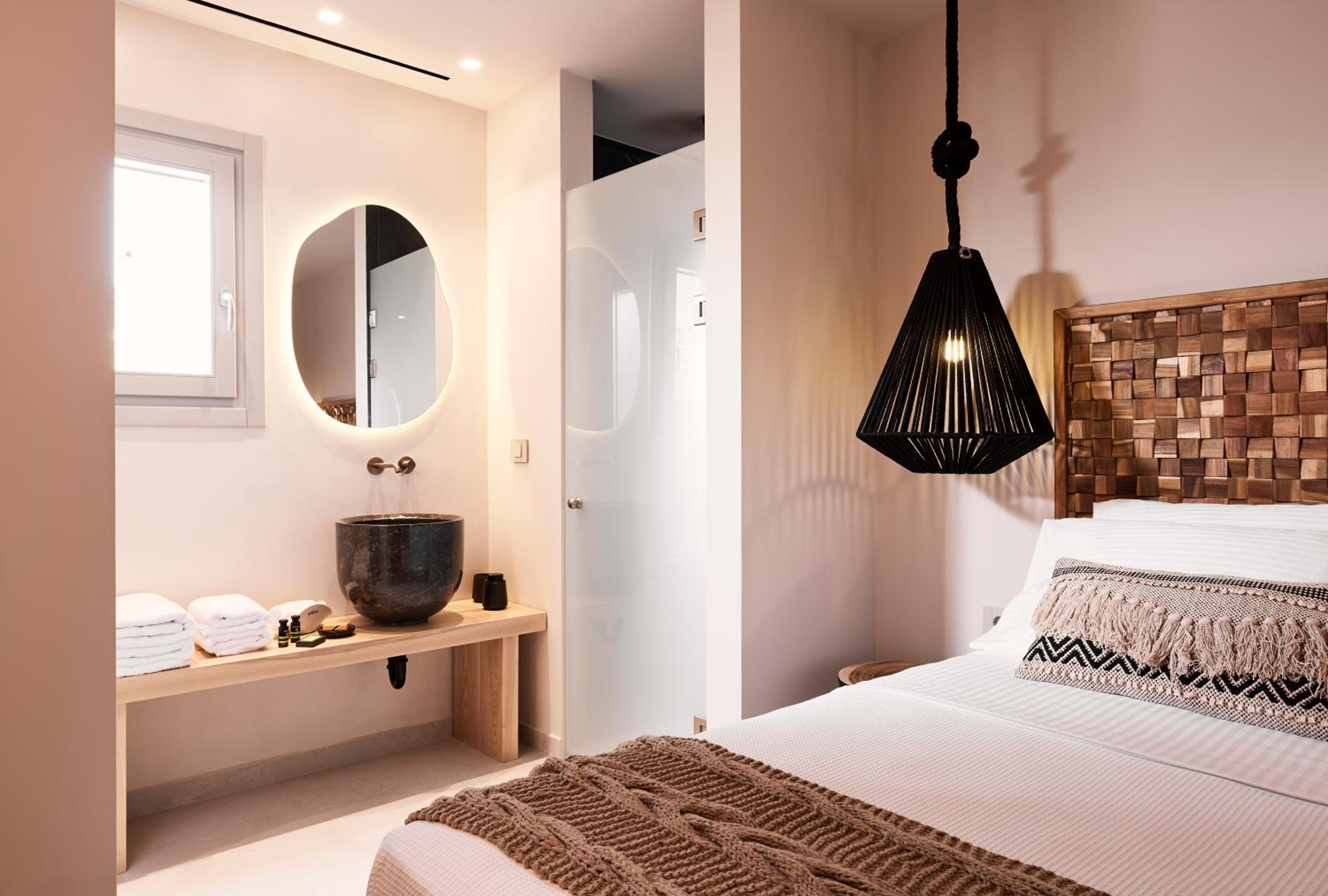 Deluxe Suite with Sea View photo 2