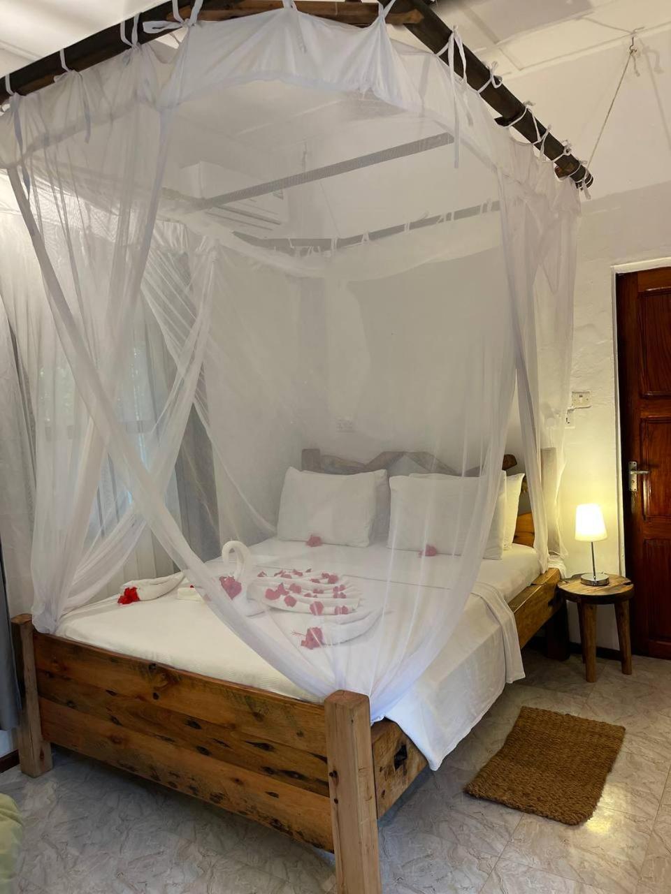 Standard Family Room - Photo 10