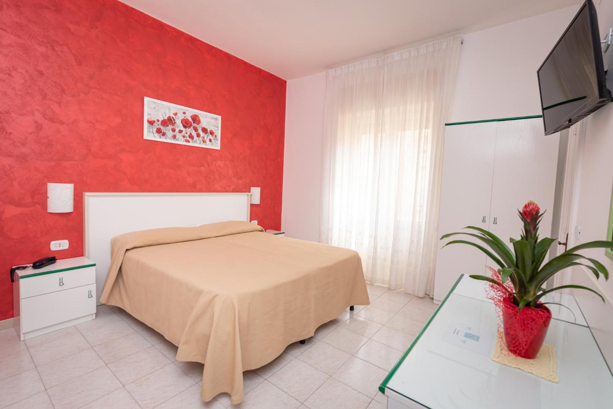 Standard Double Room - Photo 10