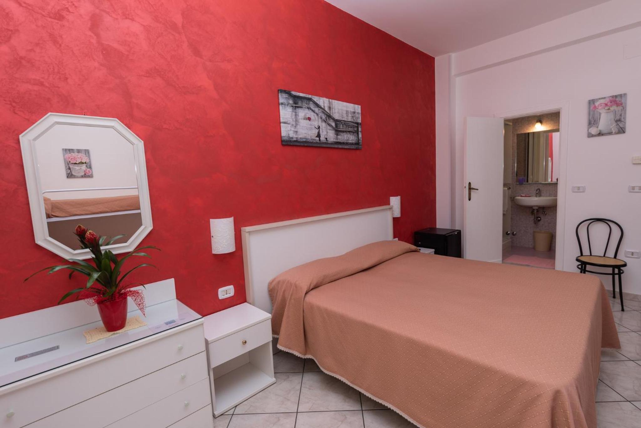 Standard Double Room - Photo 4