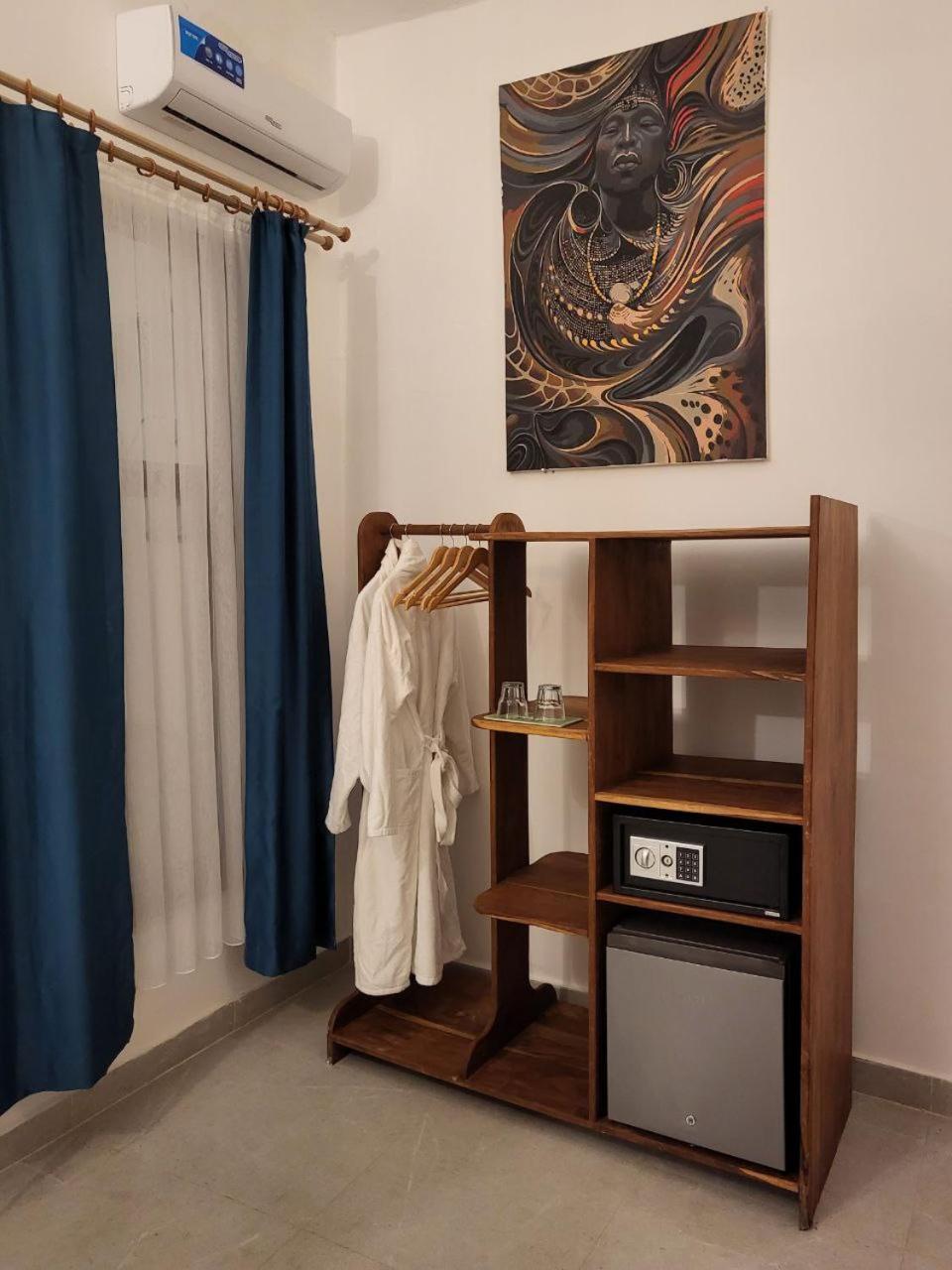 Deluxe Double Room - Photo 23