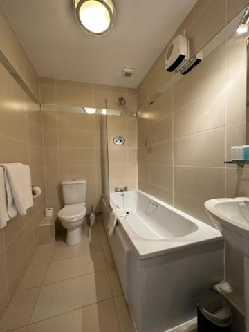 Two-Bedroom Apartment (3 Adults) - Photo 14