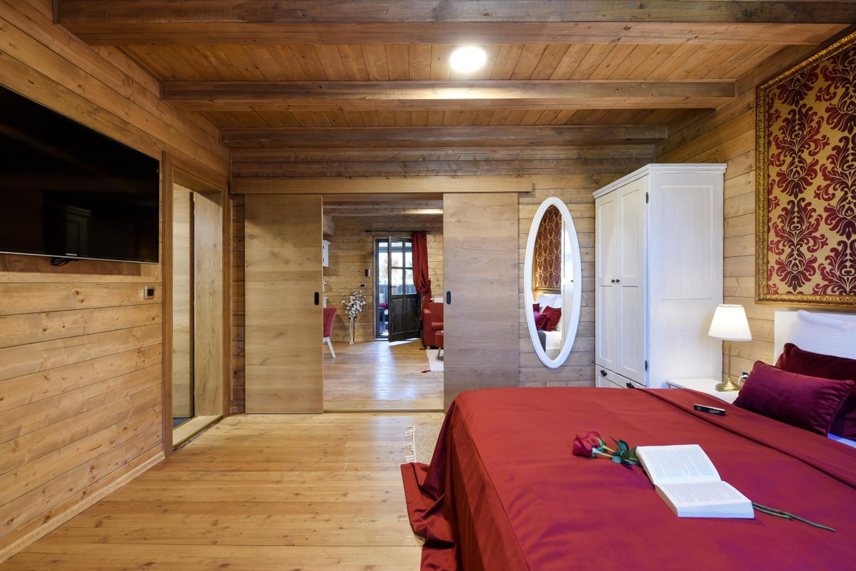Deluxe Suite with Spa Bath - Photo 1