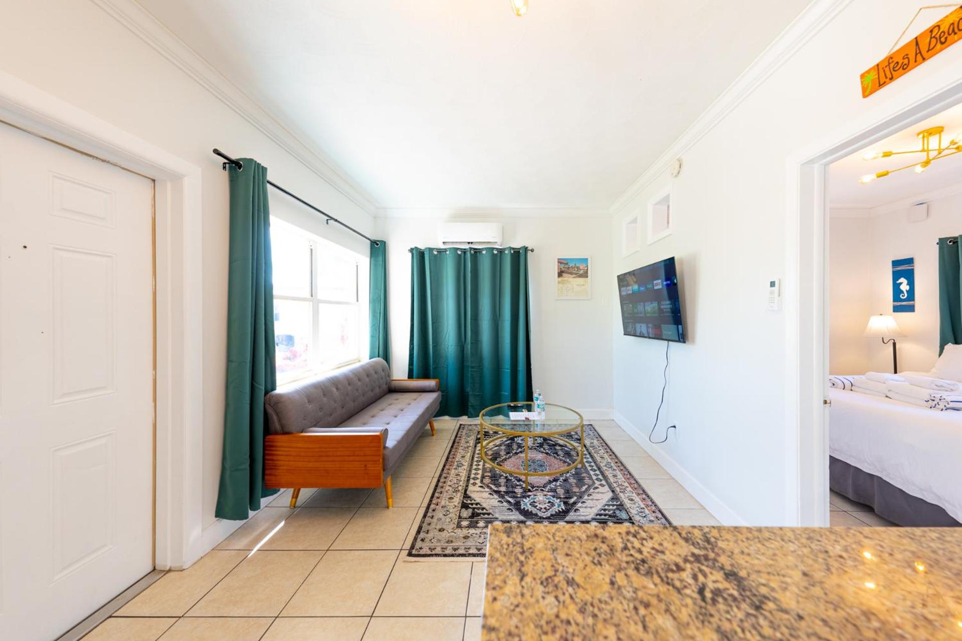 Deluxe Apartment