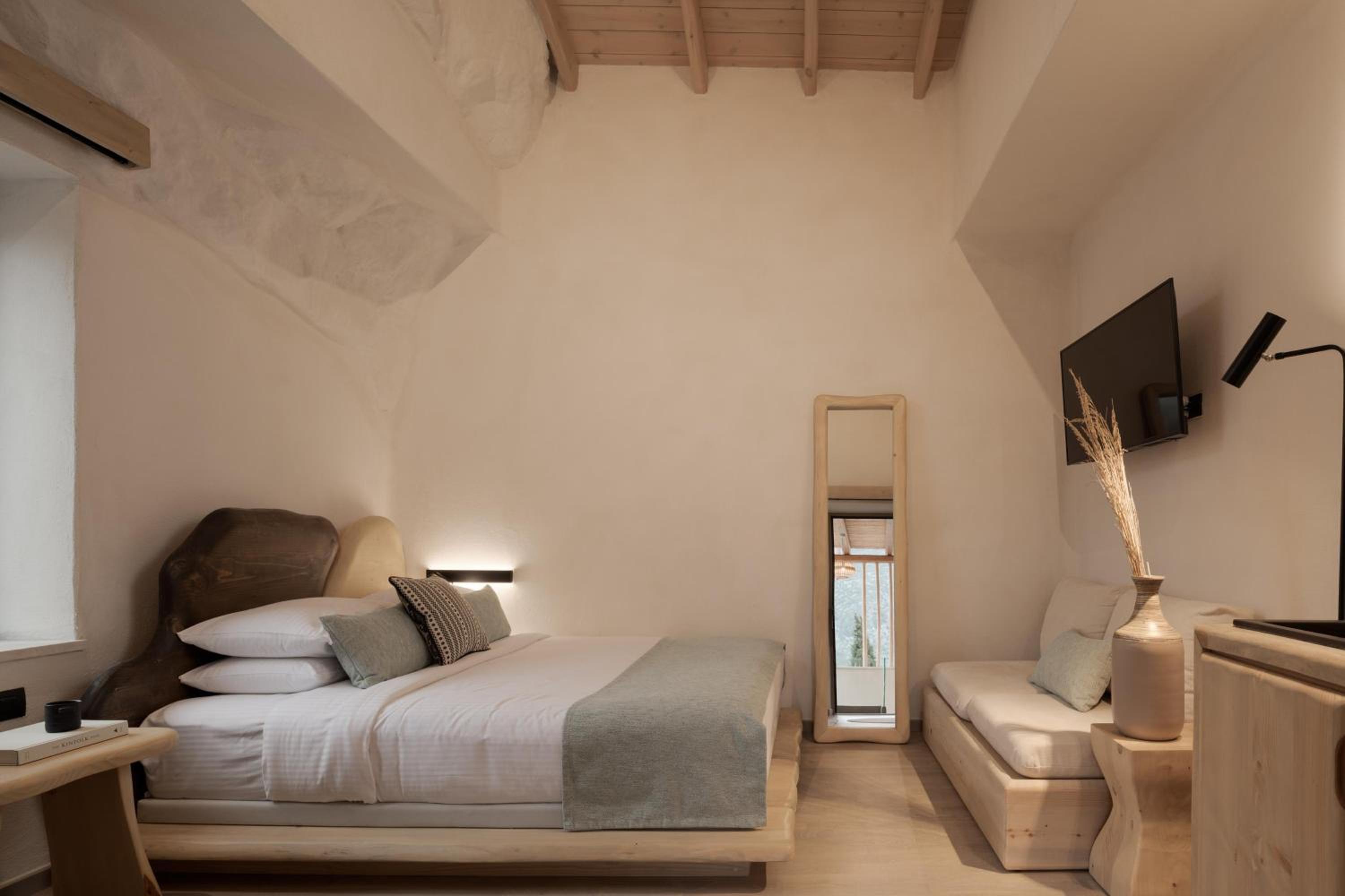 Double Room - Photo 5