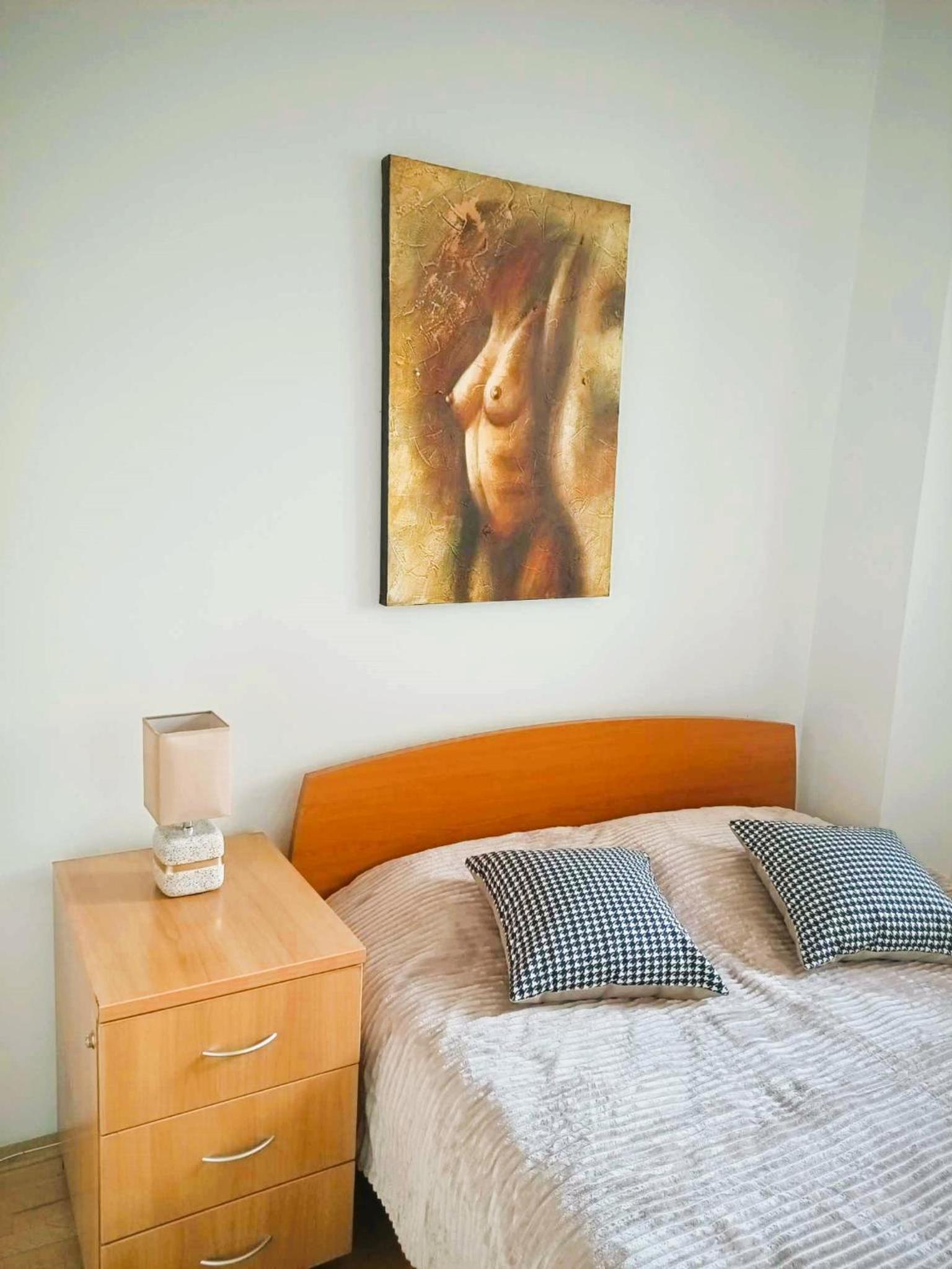 One-Bedroom Apartment photo 3