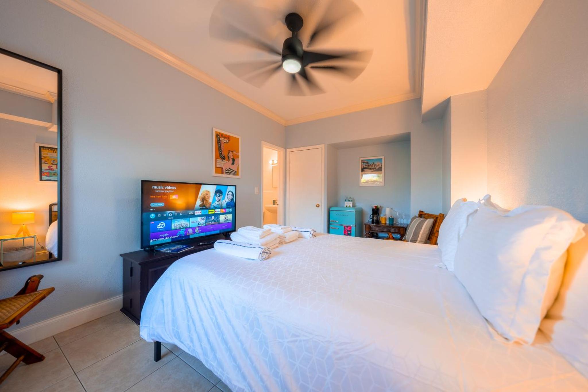 Queen Room with Pool View photo 1
