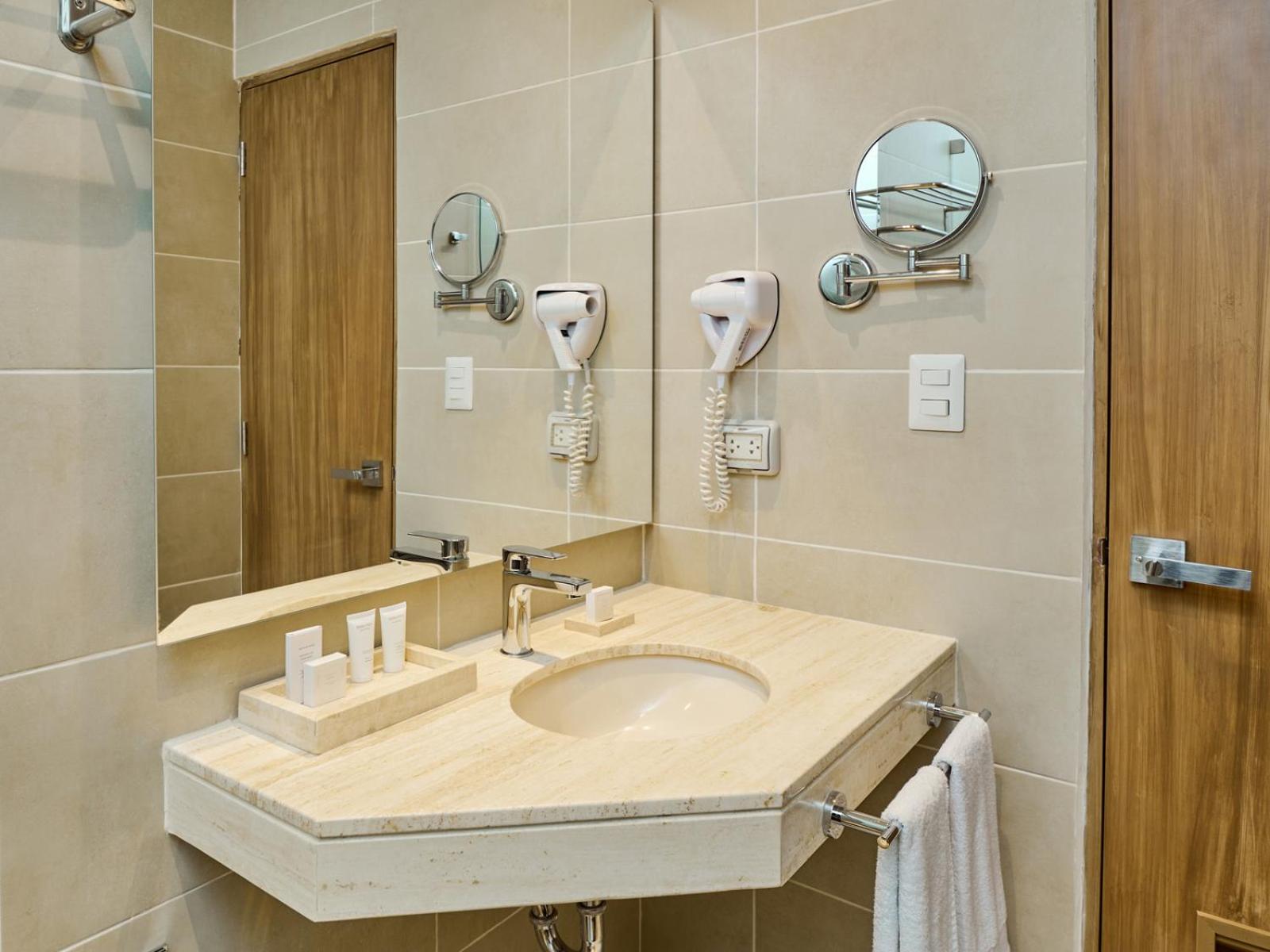 Junior Suite - Photo 9