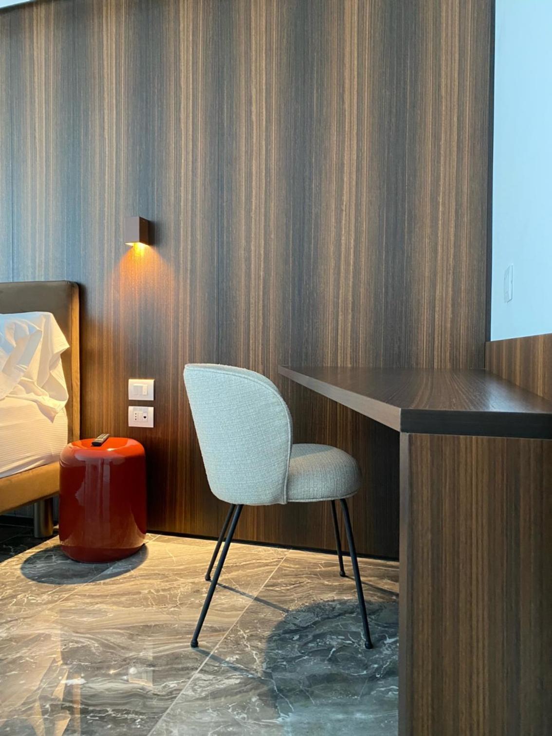 Suite with Lake View - Photo 8