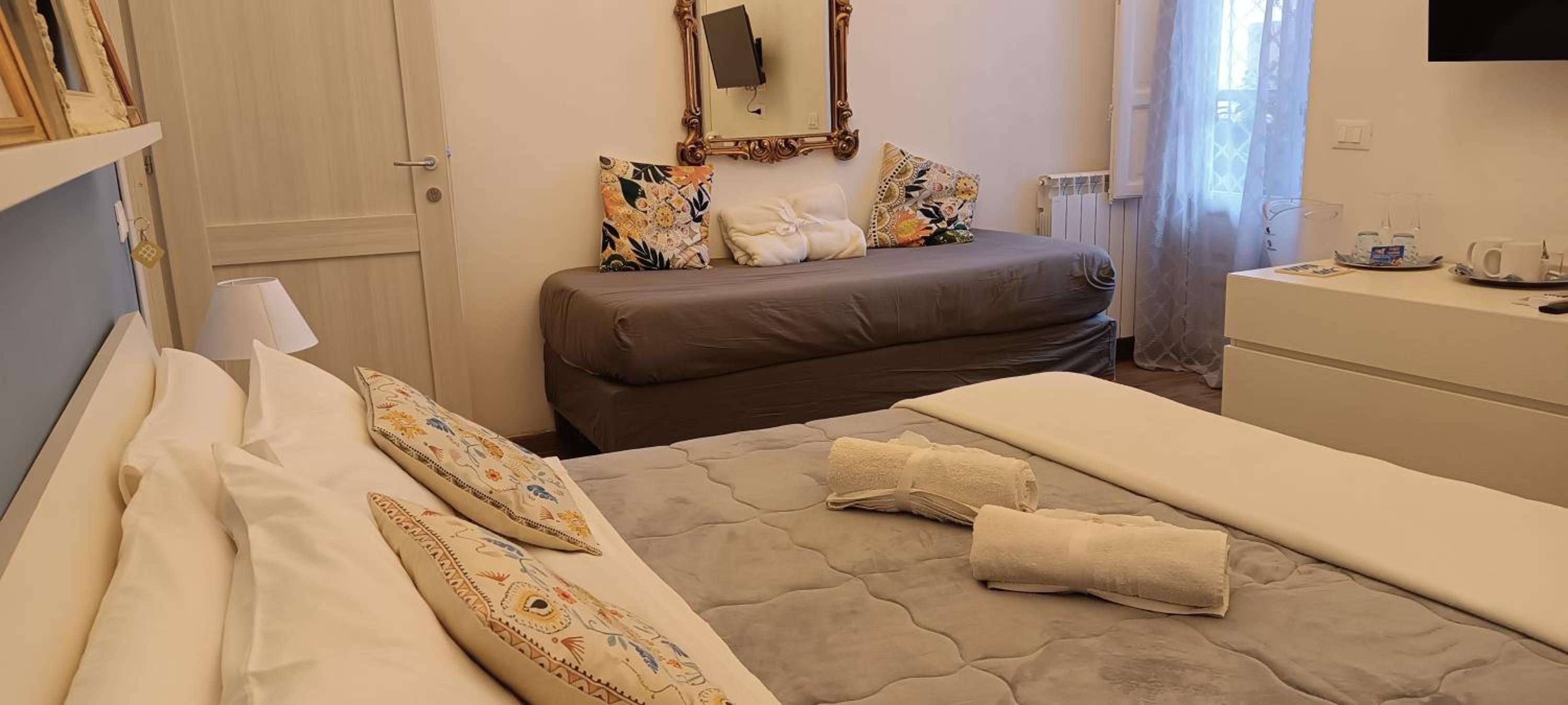 Deluxe Double Room with Balcony