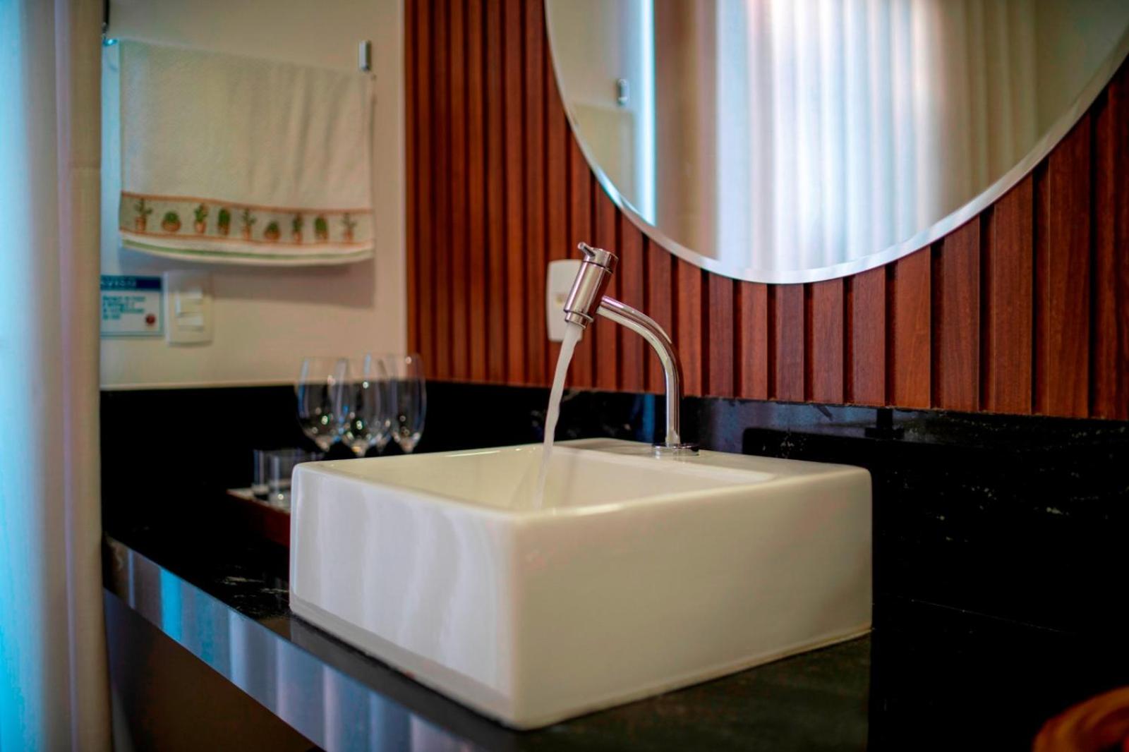 Deluxe Suite with Spa Bath photo 2