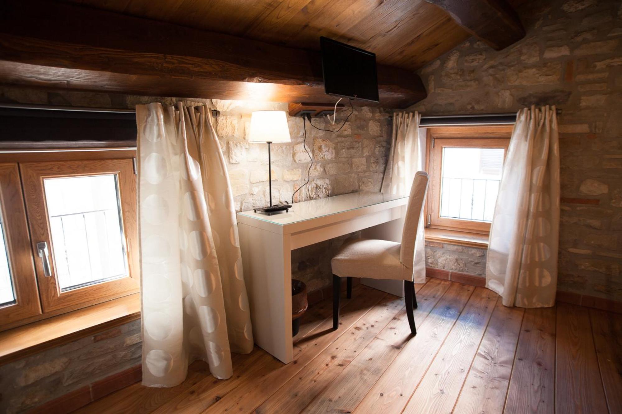 Double Room with Private Bathroom photo 3