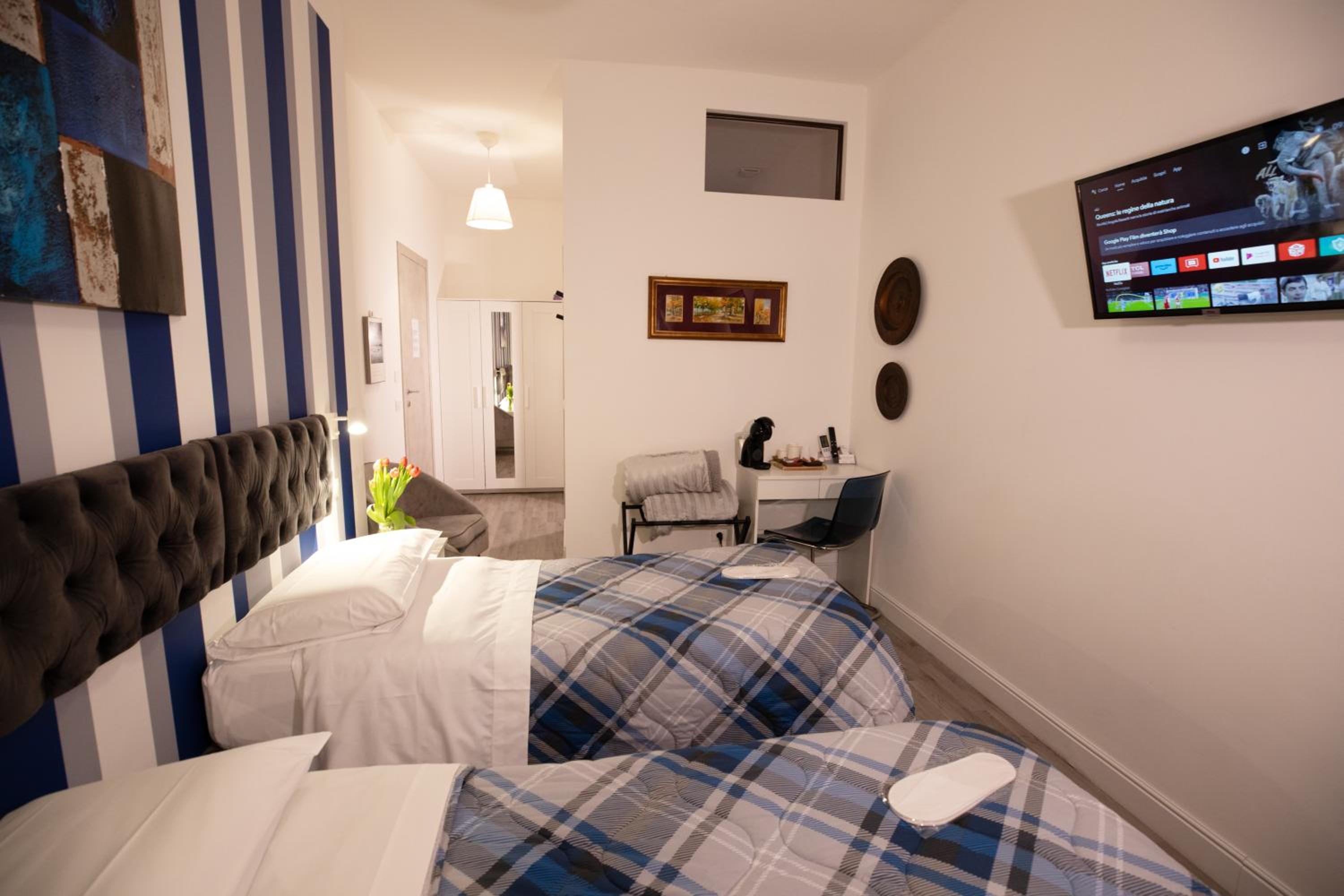 Deluxe Double Room - Photo 37