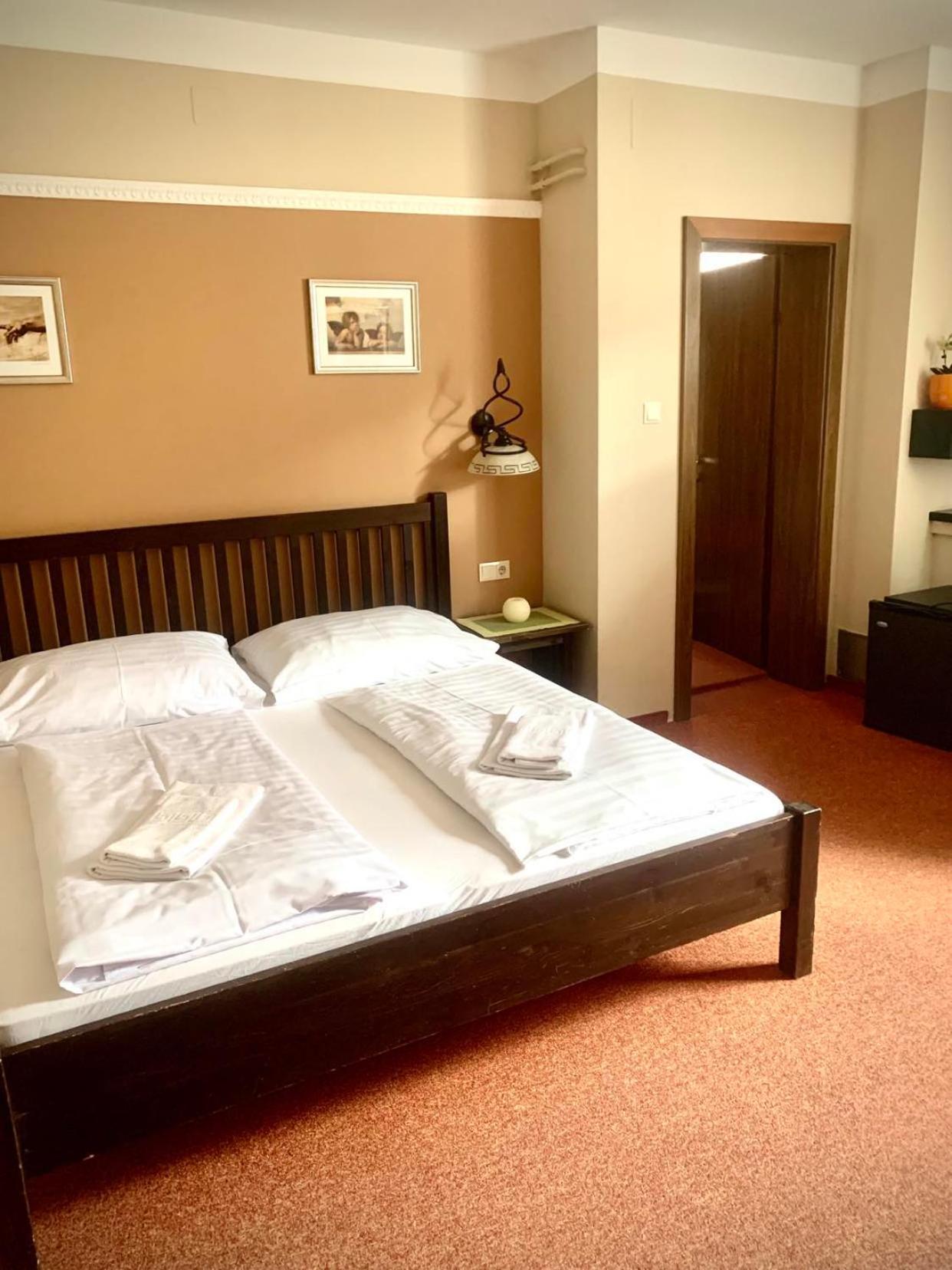 Family Room (2 Adults + 2 Children) - Photo 4