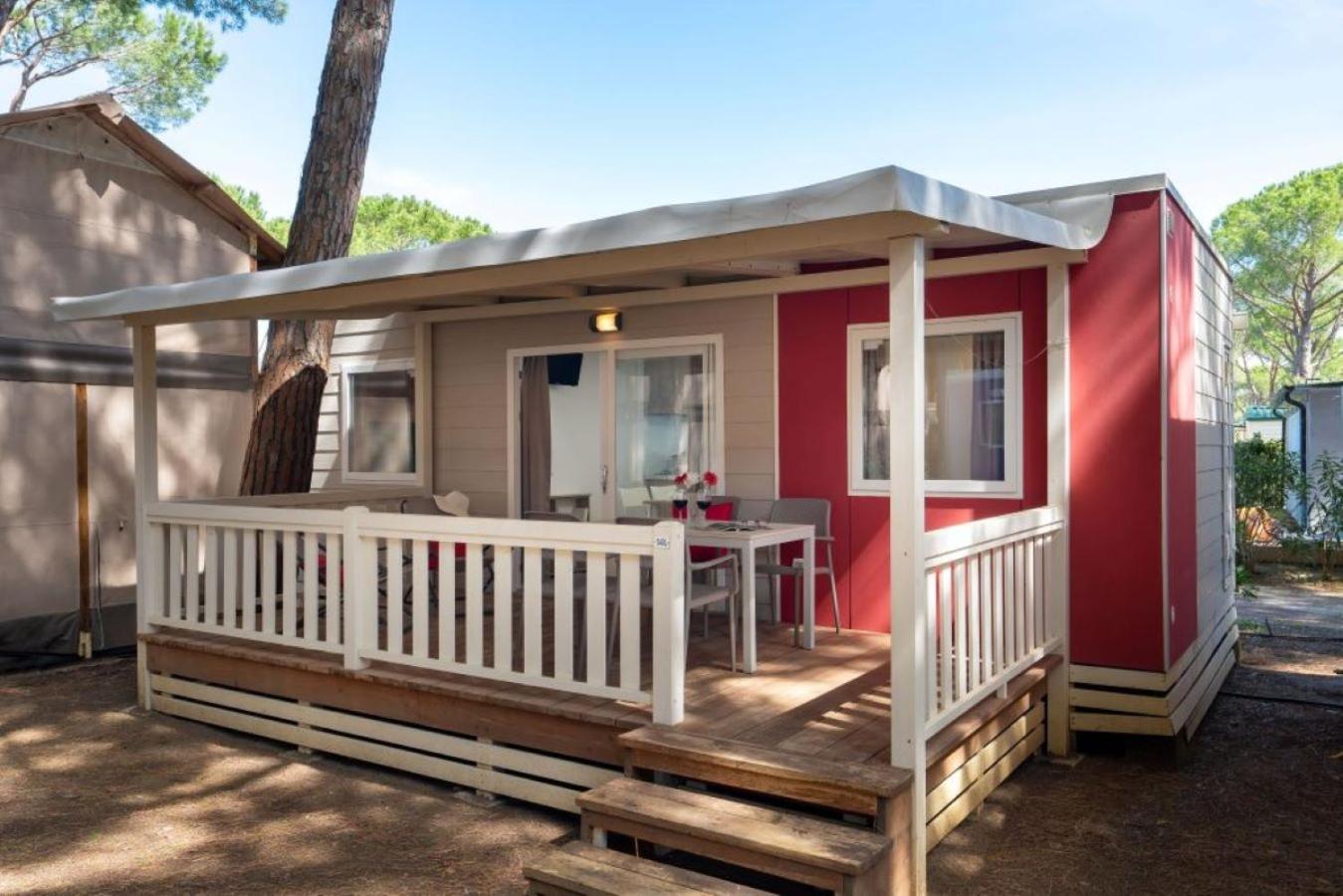 Deluxe Mobile Home (5 Adults) photo 2