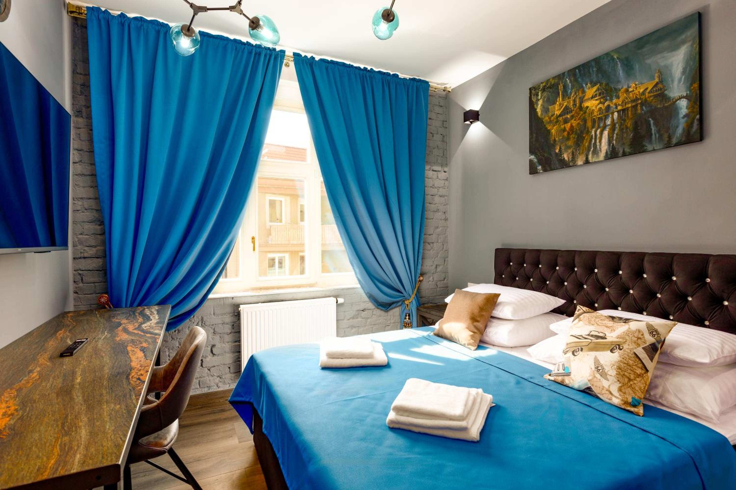 One-Bedroom Apartment
