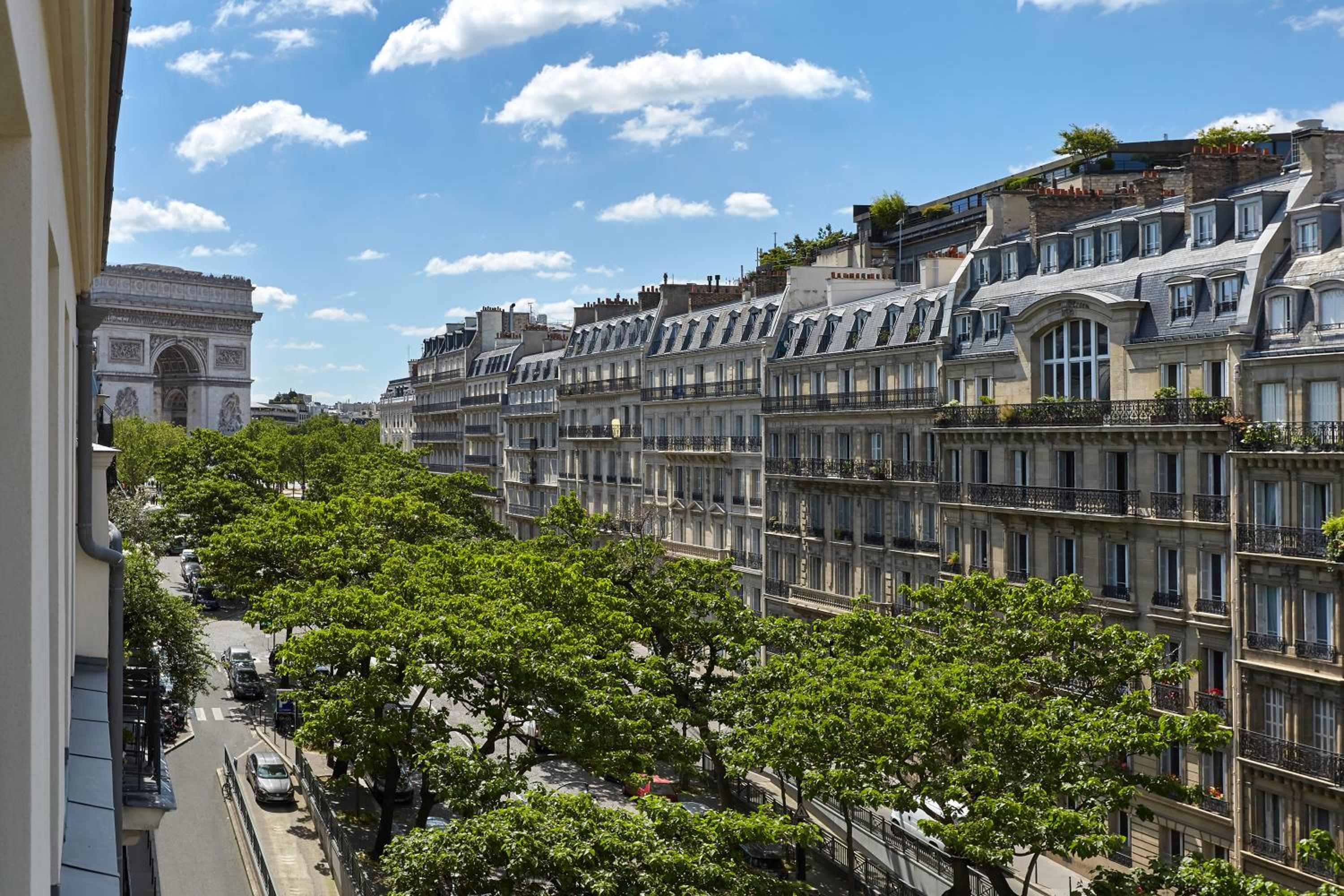Deluxe Double Room Arc de Triomphe view with Balcony