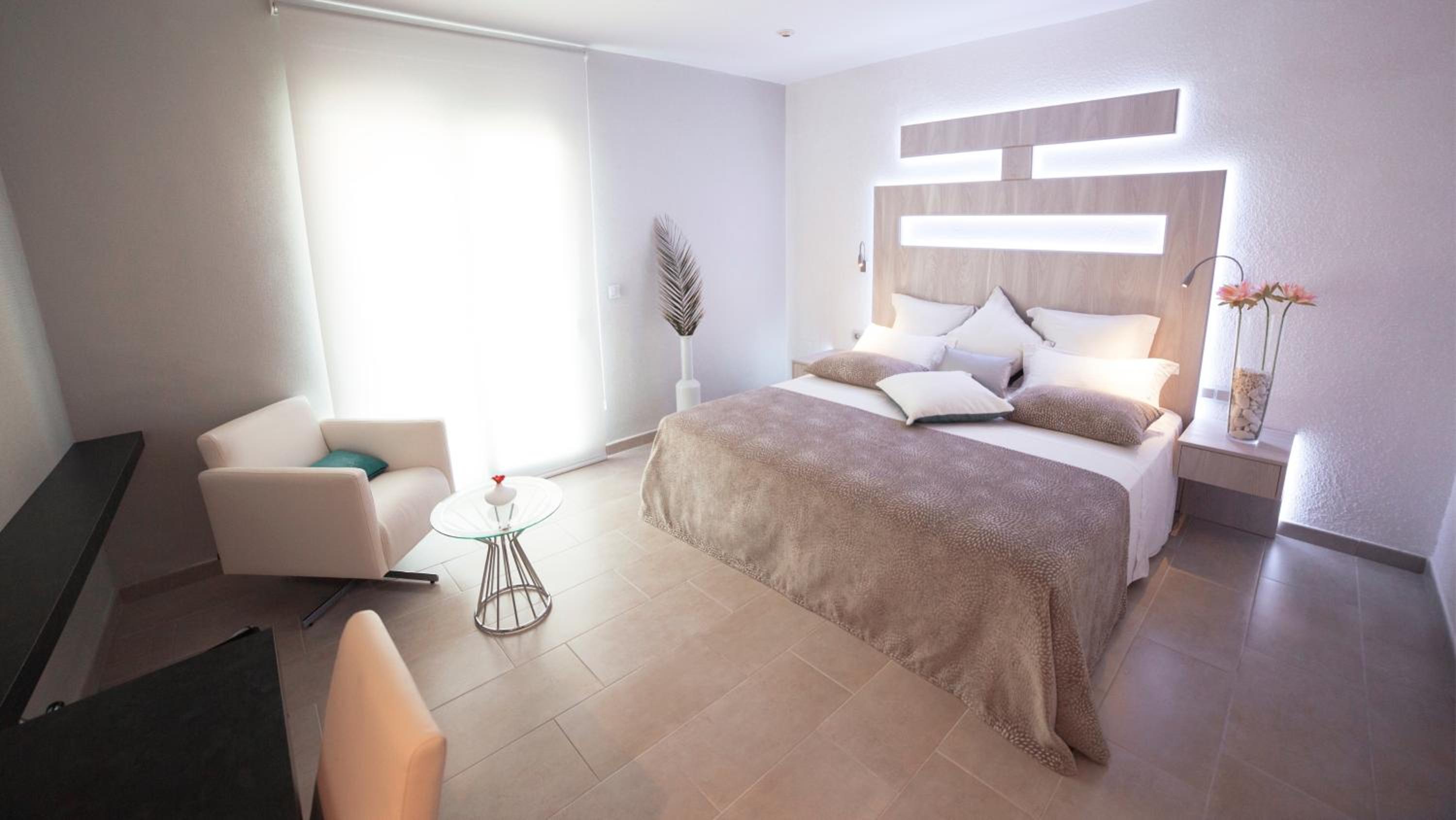 Double or Twin Room Without View photo 2