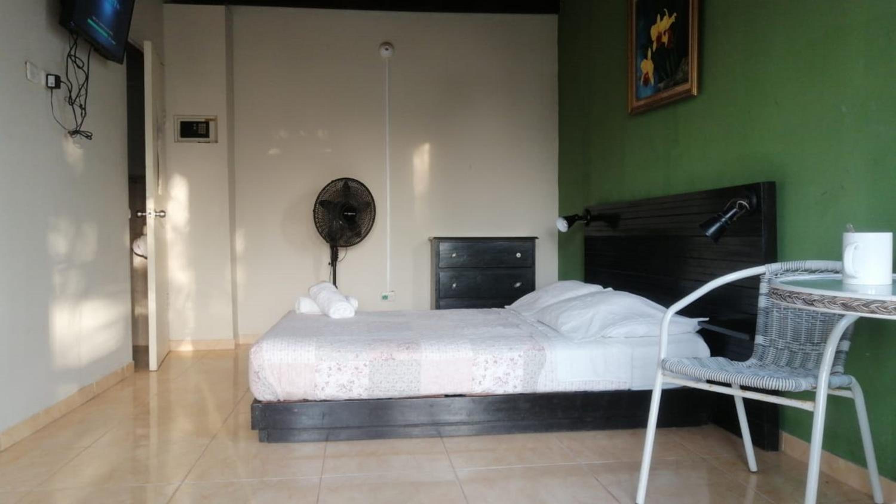 Superior Double Or Twin Room With Pool View photo 3