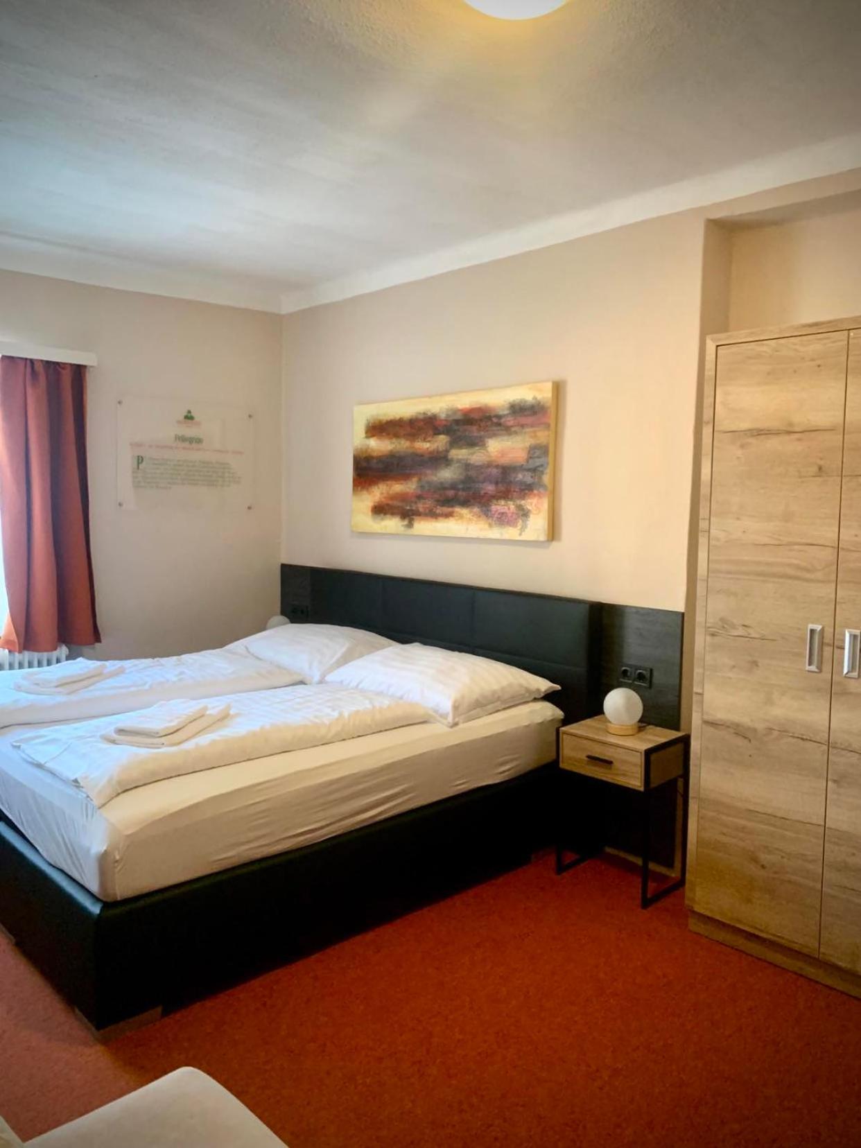 Classic Double Room with City View - Photo 5