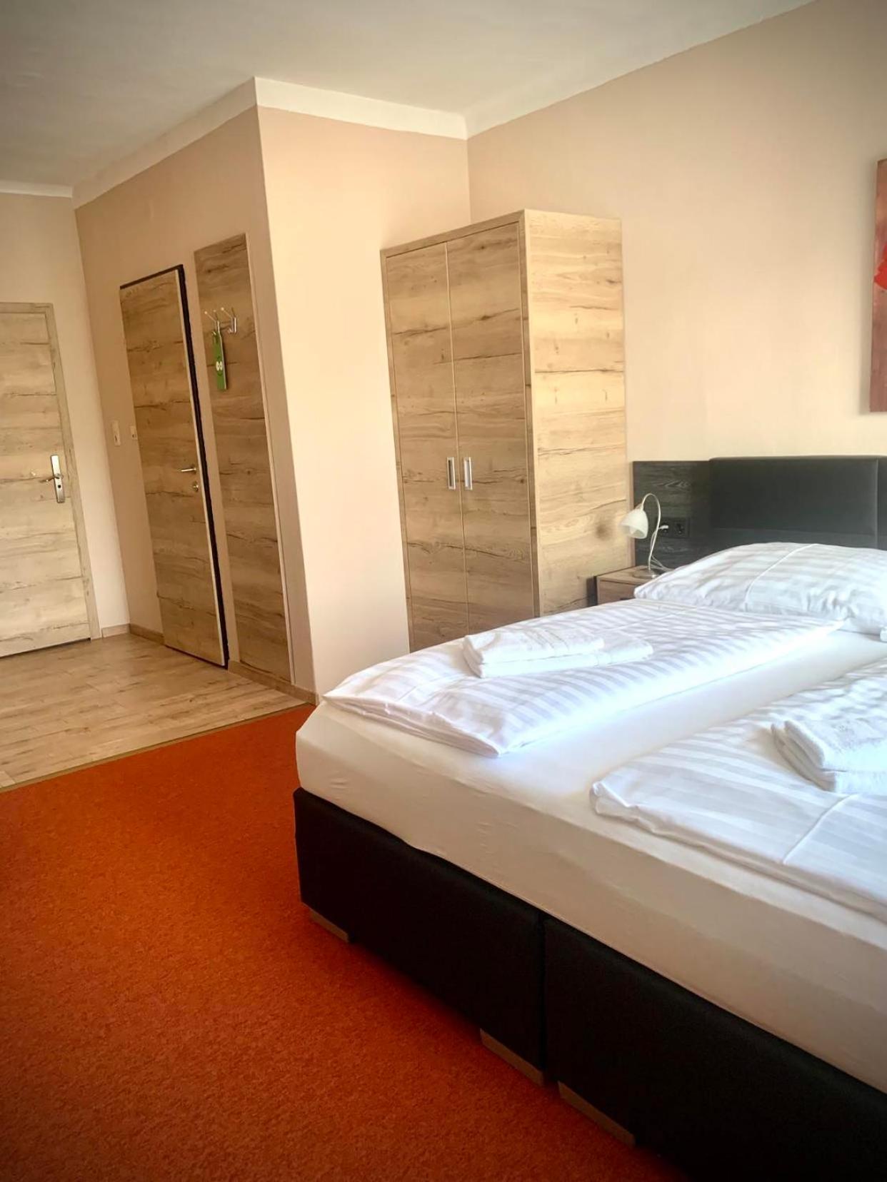 Classic Double Room with City View - Photo 13