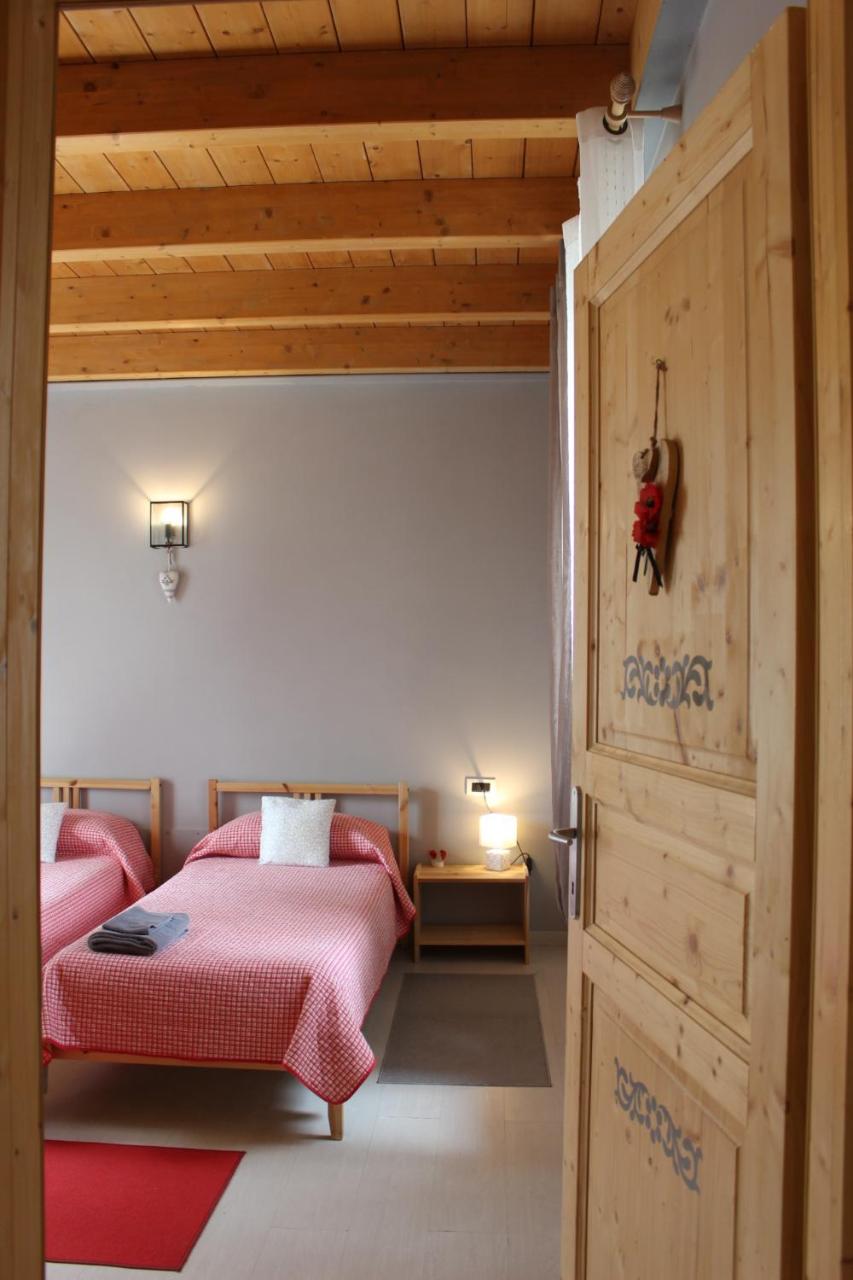 Twin Room With Shared Bathroom
