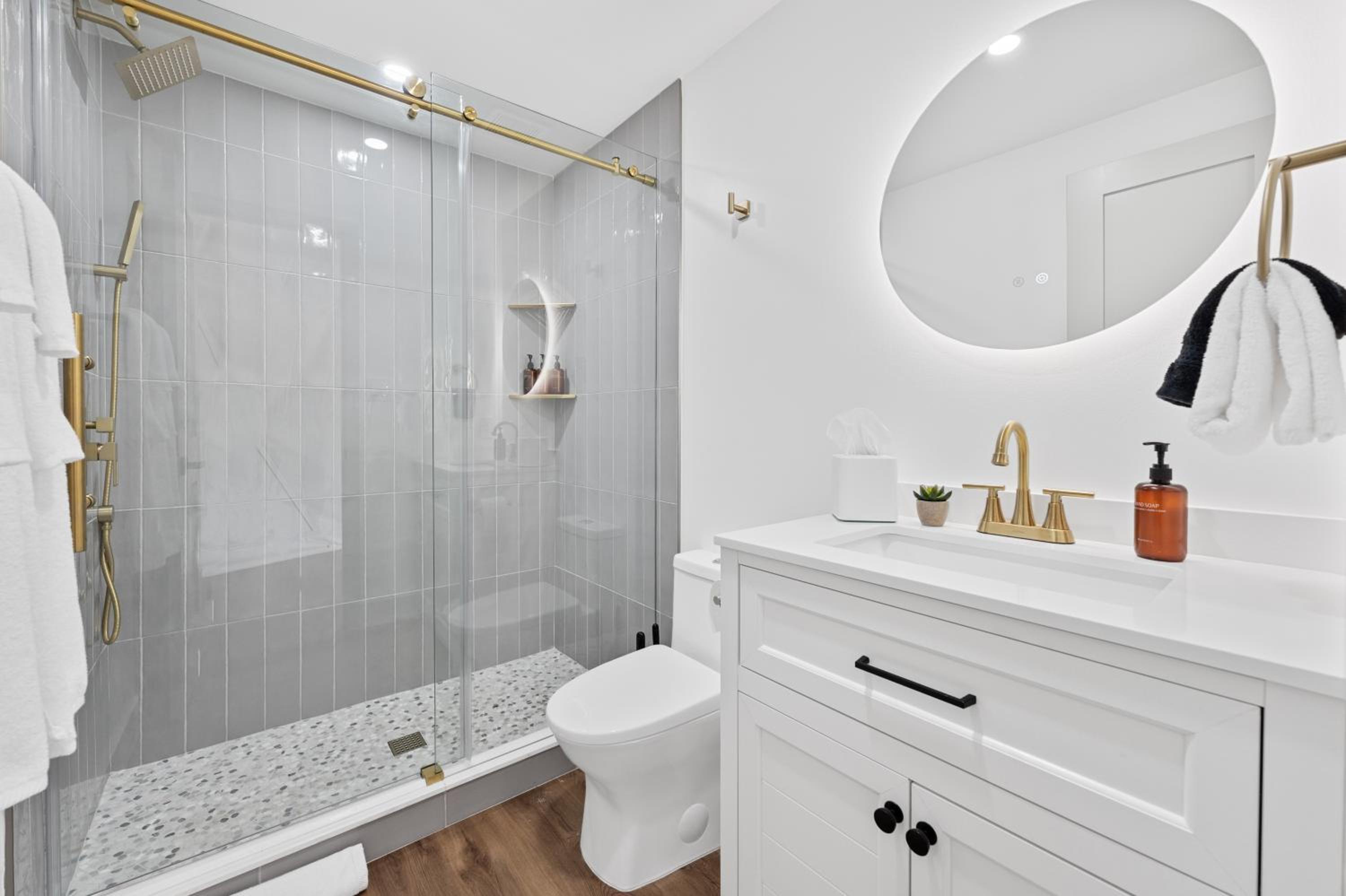 Two-Bedroom Suite - Photo 13