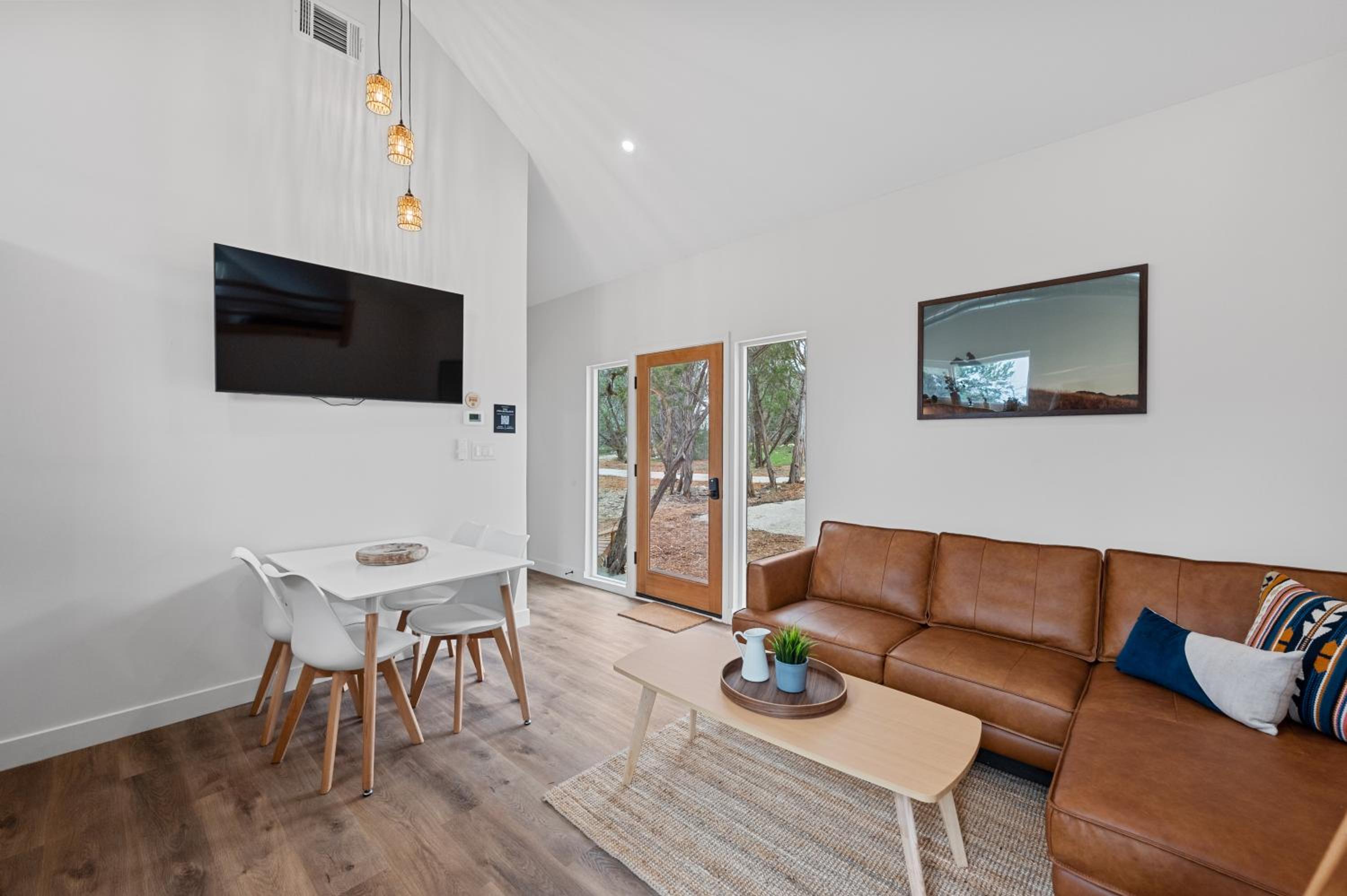 Two-Bedroom Suite - Photo 2