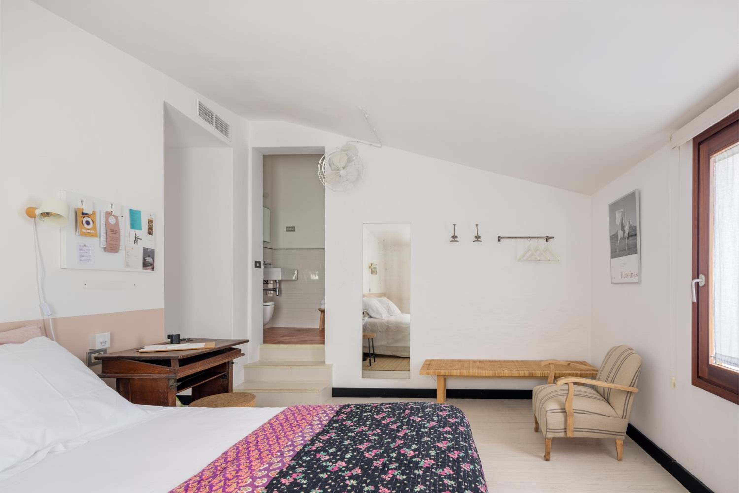 Double Room - Photo 5