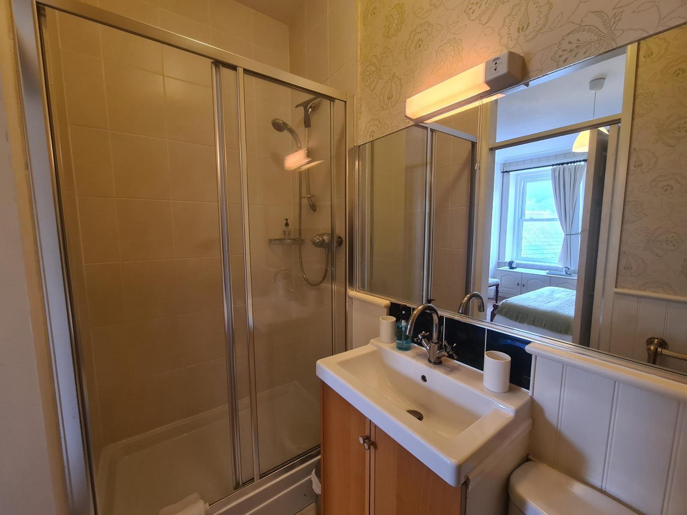 Double Room with Private Bathroom photo 3